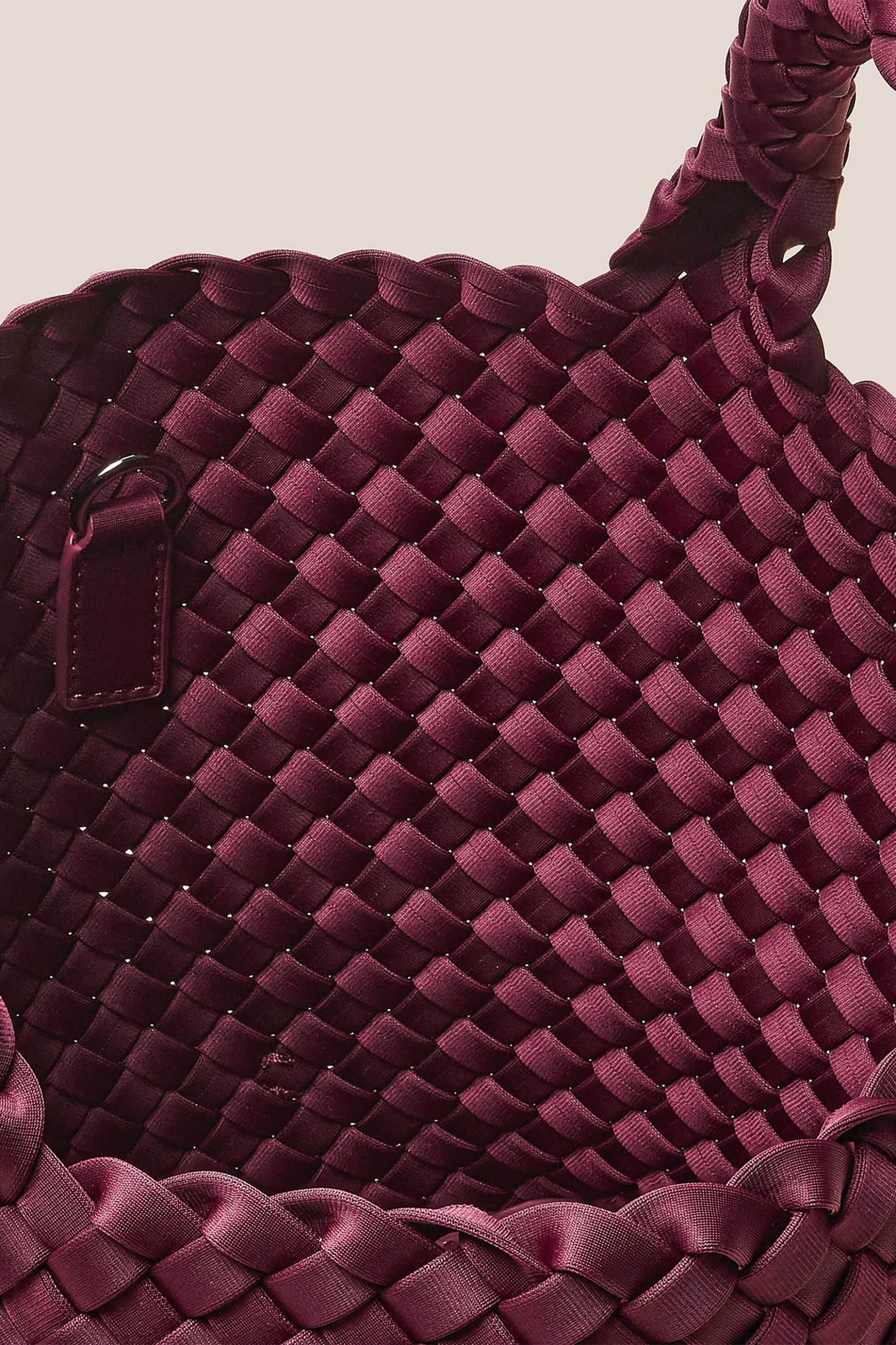 Naghedi γυναικεία τσάντα tote με πλεκτό σχέδιο "St. Barths Small" - NSN03012LDBOR Μπορντό φωτογραφία