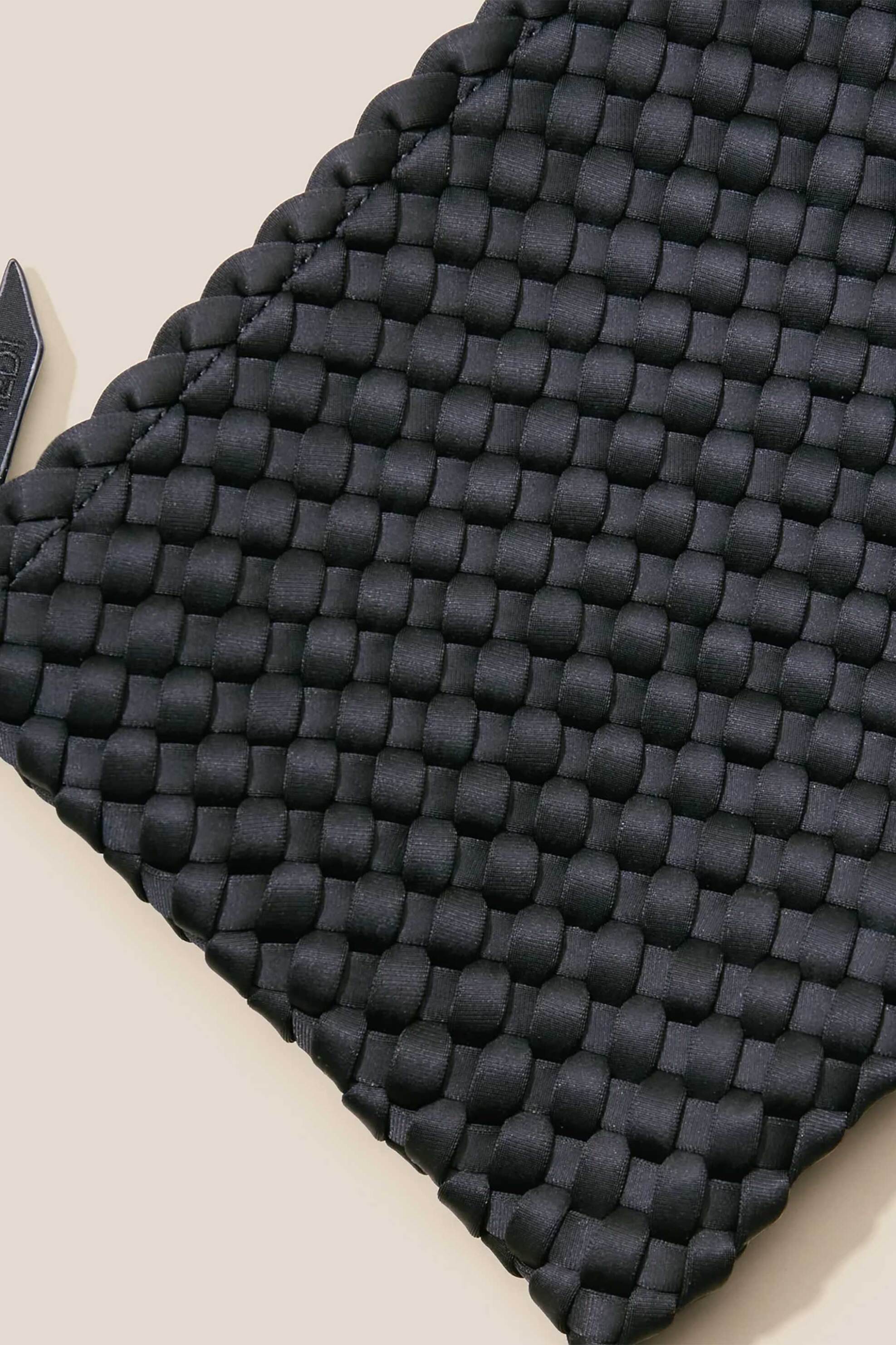 Naghedi γυναικεία τσάντα tote με πλεκτό σχέδιο "St. Barths Medium" - NSN03013LDONX Μαύρο φωτογραφία