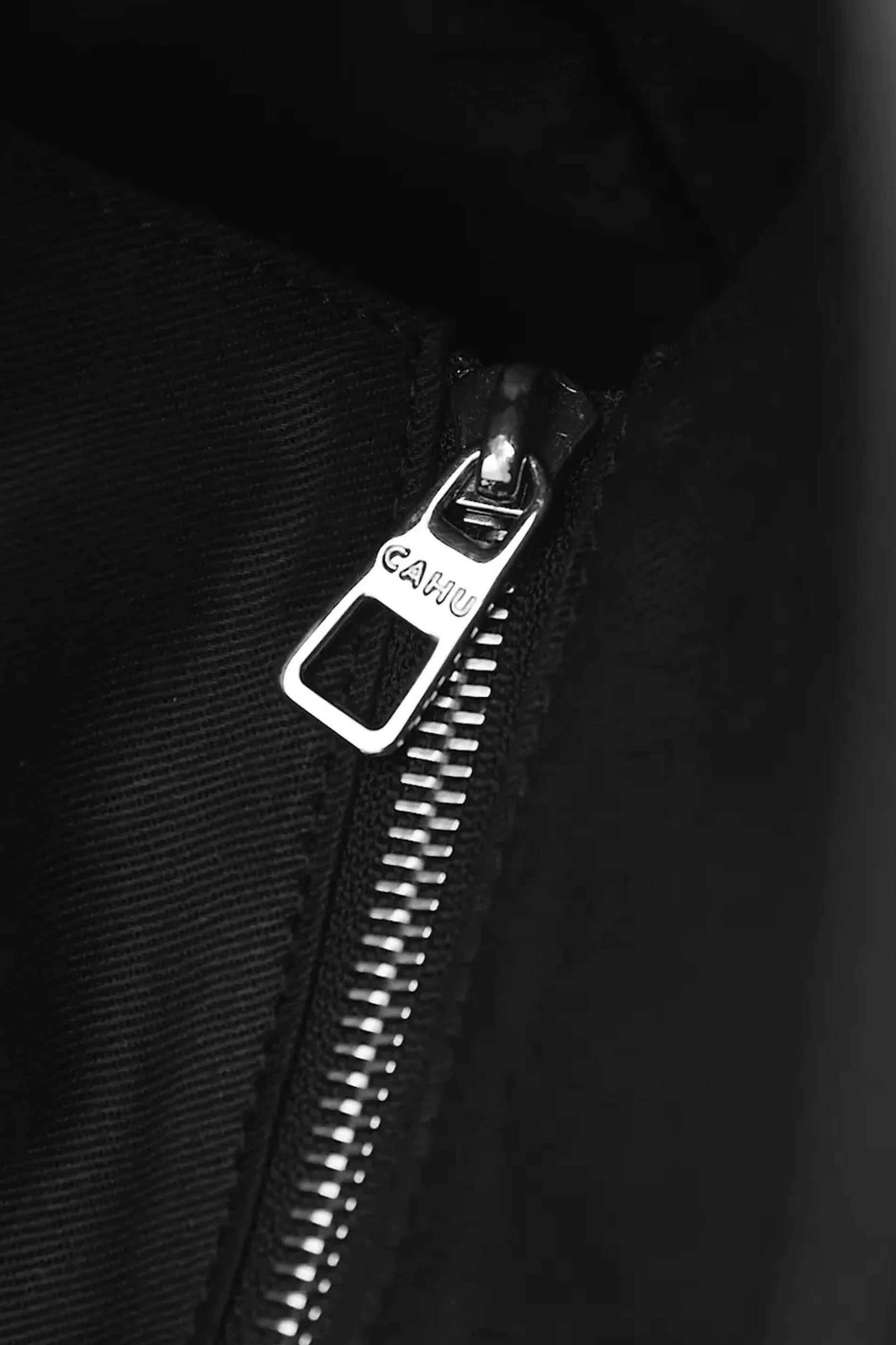 Cahu γυναικεία τσάντα ώμου με φερμουάρ "The Pratique Small" - PZSBL-N Μαύρο φωτογραφία