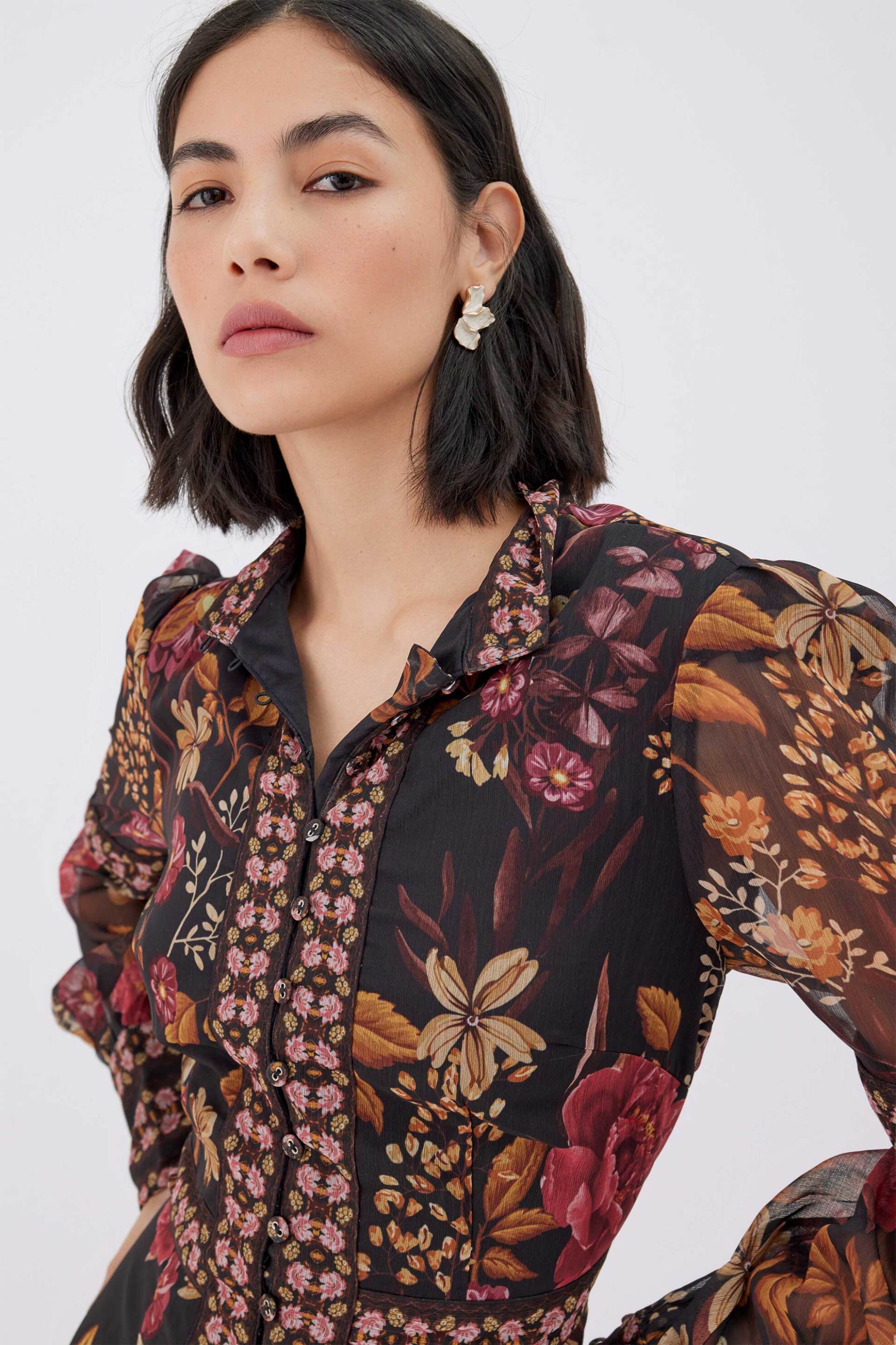 Raishma γυναικείο φόρεμα maxi με floral print "Aspen" - SS22RS18-BLK Μαύρο φωτογραφία