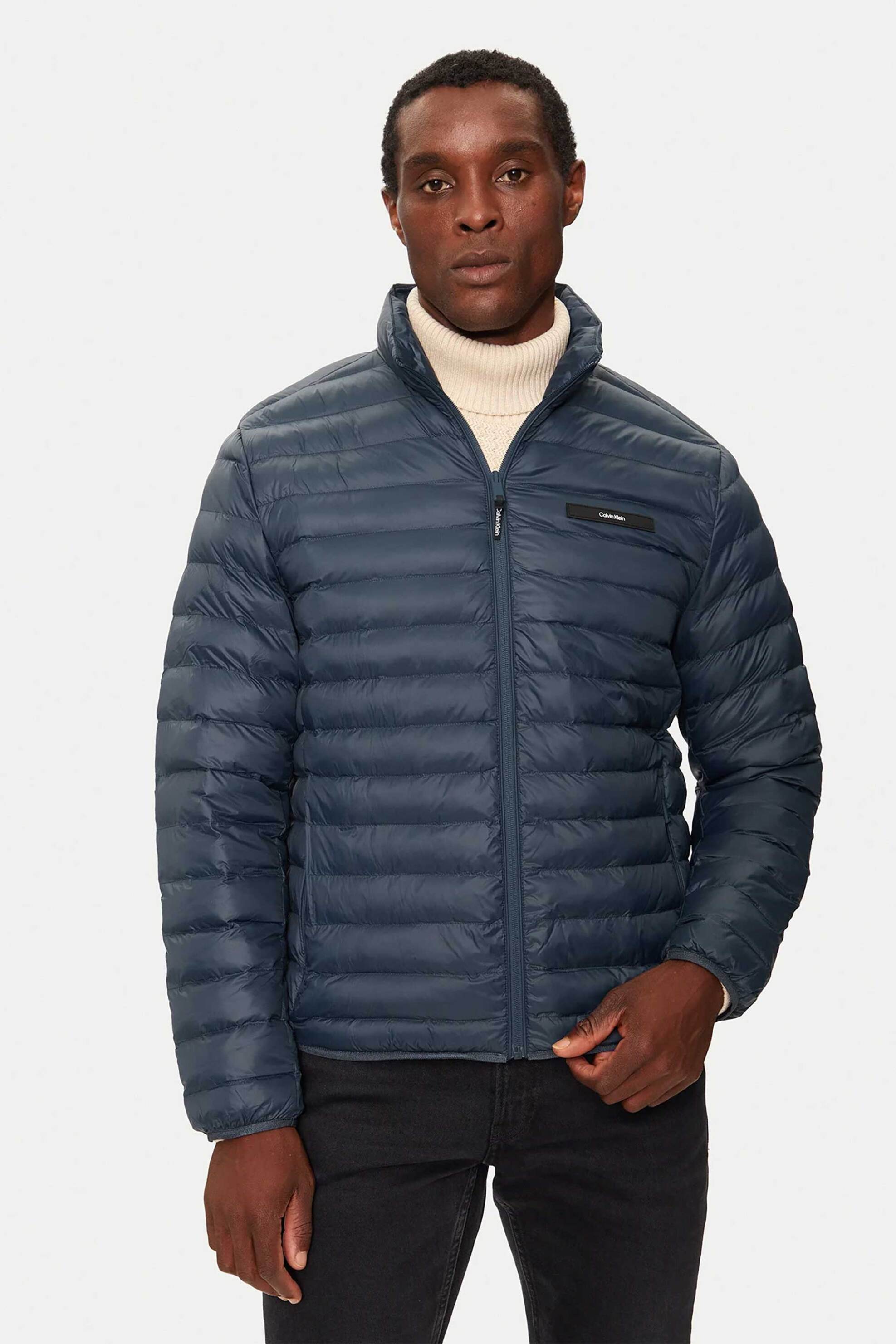 CALVIN KLEIN Calvin Klein ανδρικό μπουφάν με καπιτονέ σχέδιο και ψηλό λαιμό Regular Fit - K10K113474 Μπλε Σκούρο