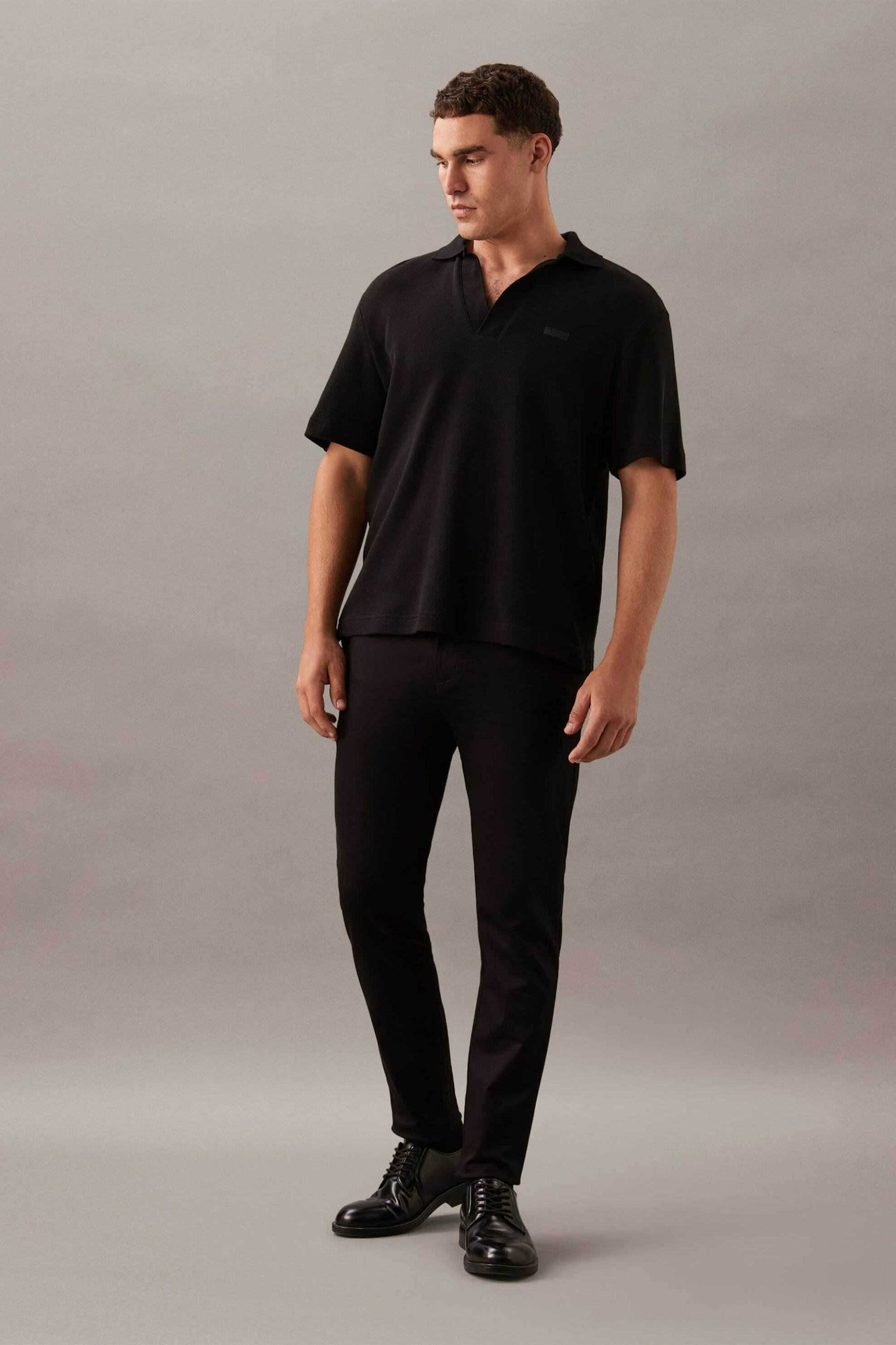 Calvin Klein ανδρικό παντελόνι chino stretch σατέν Tapered Fit - K10K113423 Μαύρο