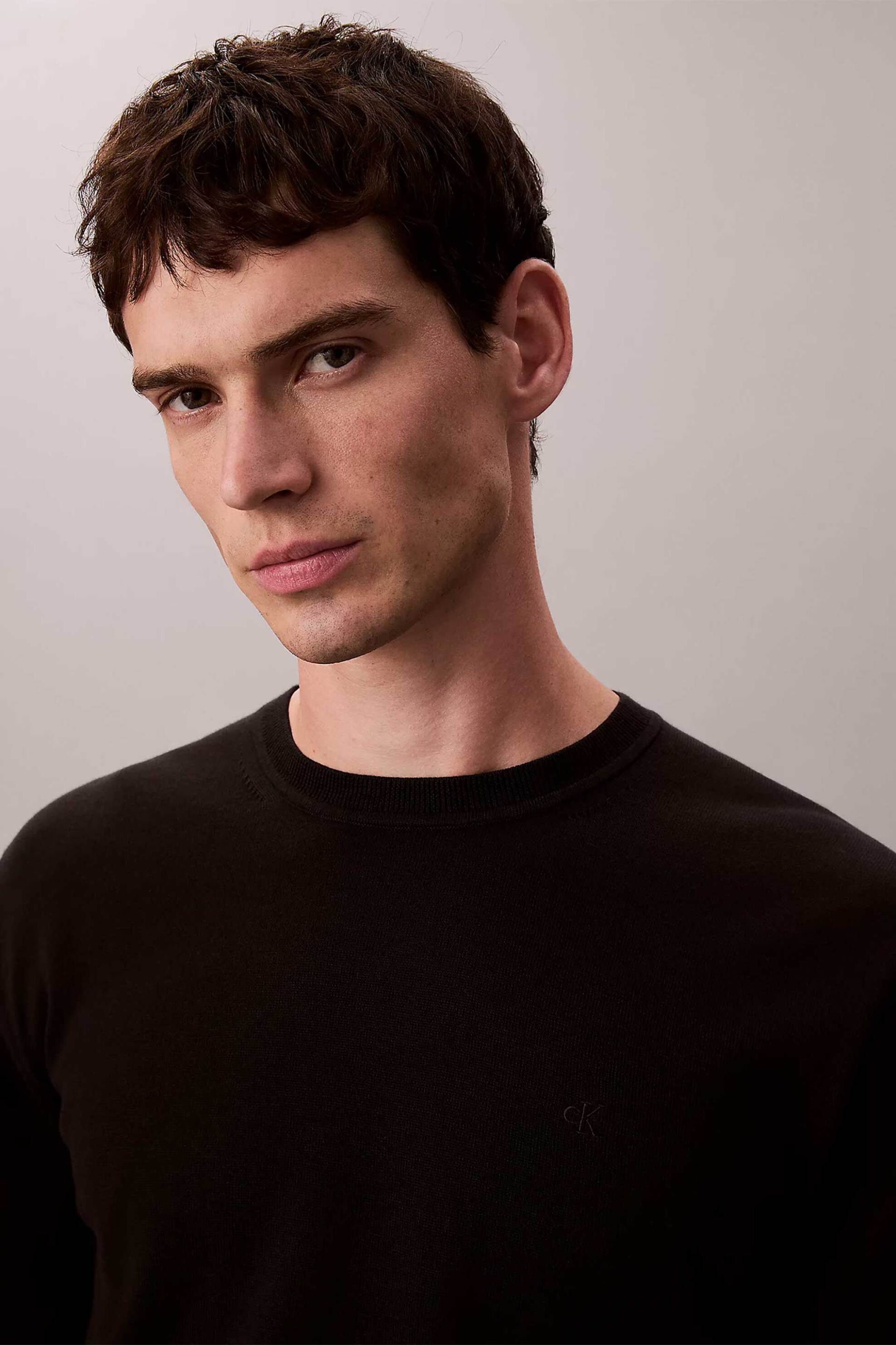 Calvin Klein ανδρικό πουλόβερ μονόχρωμο Regular Fit - LV040BM343 Μαύρο φωτογραφία