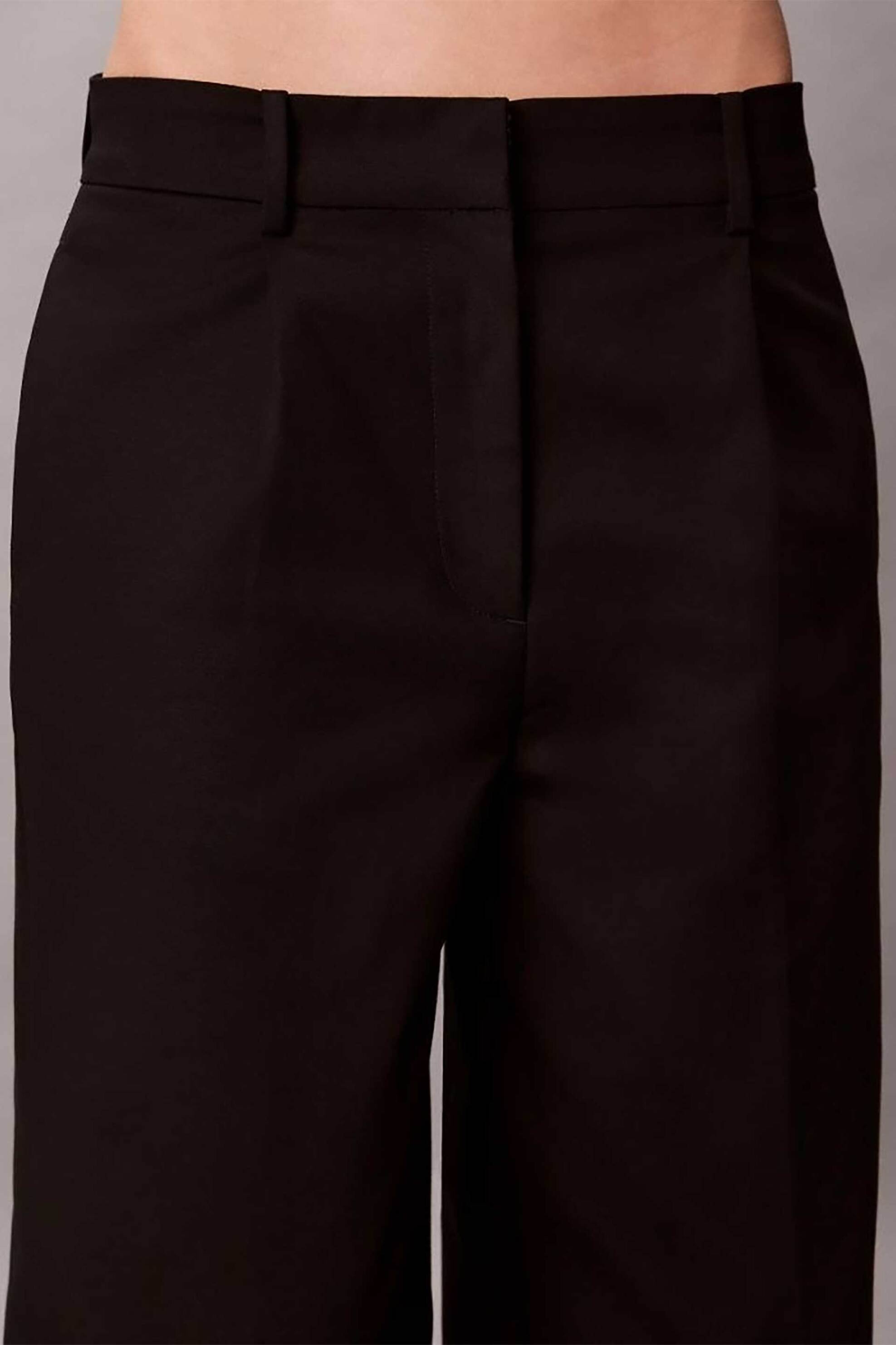 Calvin Klein γυναικείο chino παντελόνι Relaxed Fit - LV044D664G Μαύρο φωτογραφία