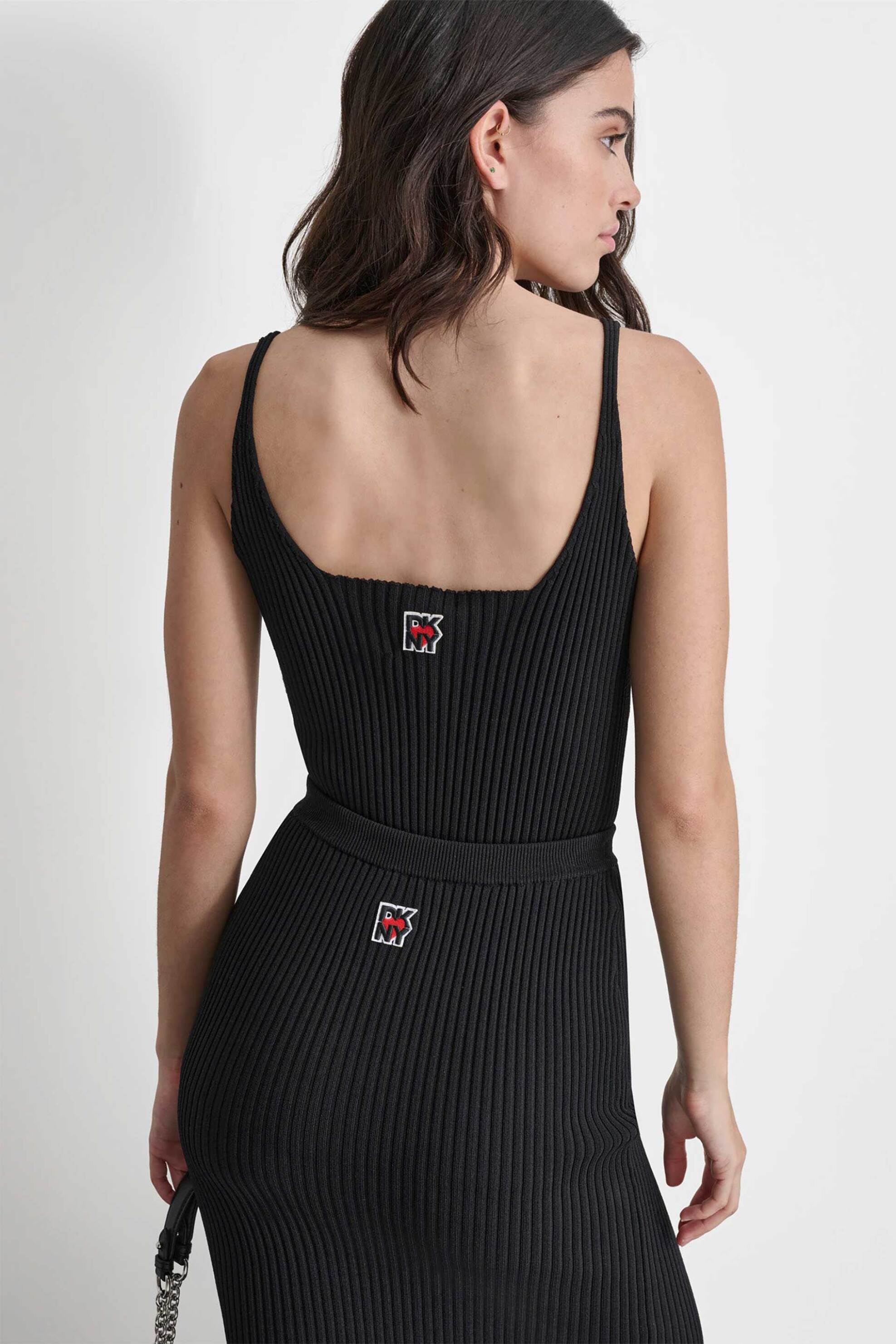 DKNY γυναικείο αμάνικο τοπ ribbed με logo patch - D2E4A123 Μαύρο φωτογραφία