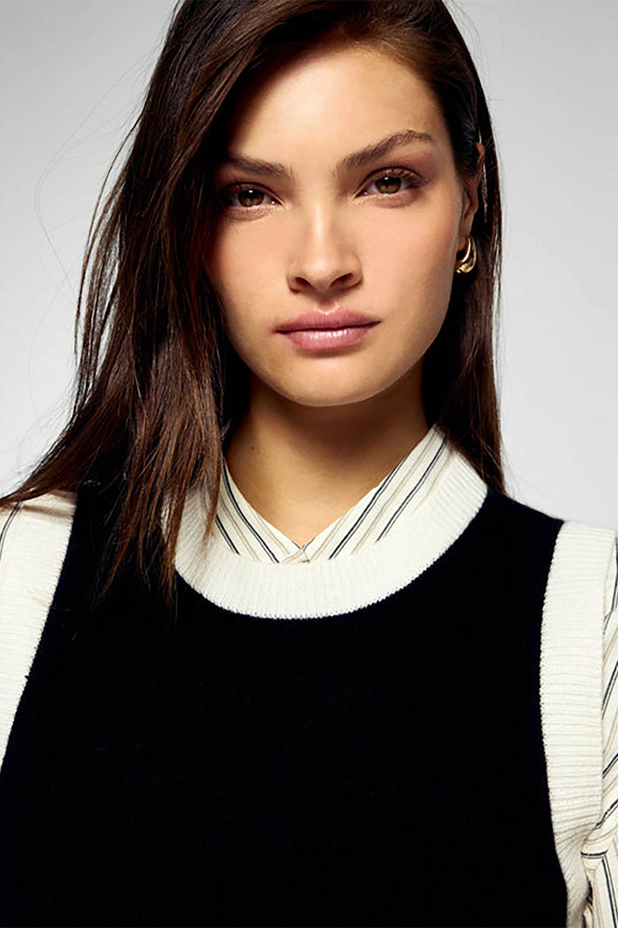 From Future γυναικείο πλεκτό αμάνικο από κασμίρι - 2501WPS03359W Μαύρο φωτογραφία