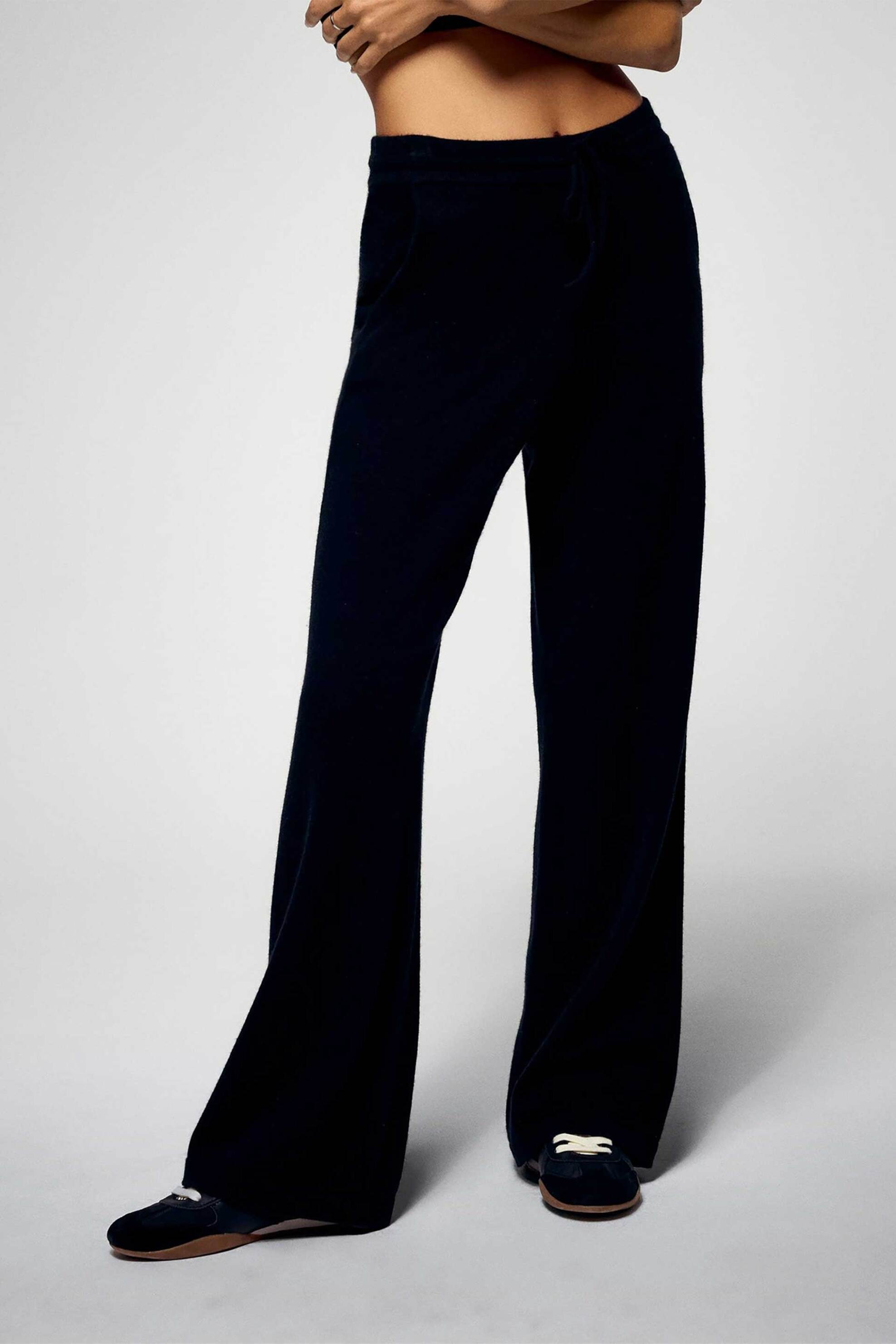 From Future γυναικείο παντελόνι φόρμας με κεντημένη καρδιά Regular Fit - PERMWJO01388W Μαύρο φωτογραφία