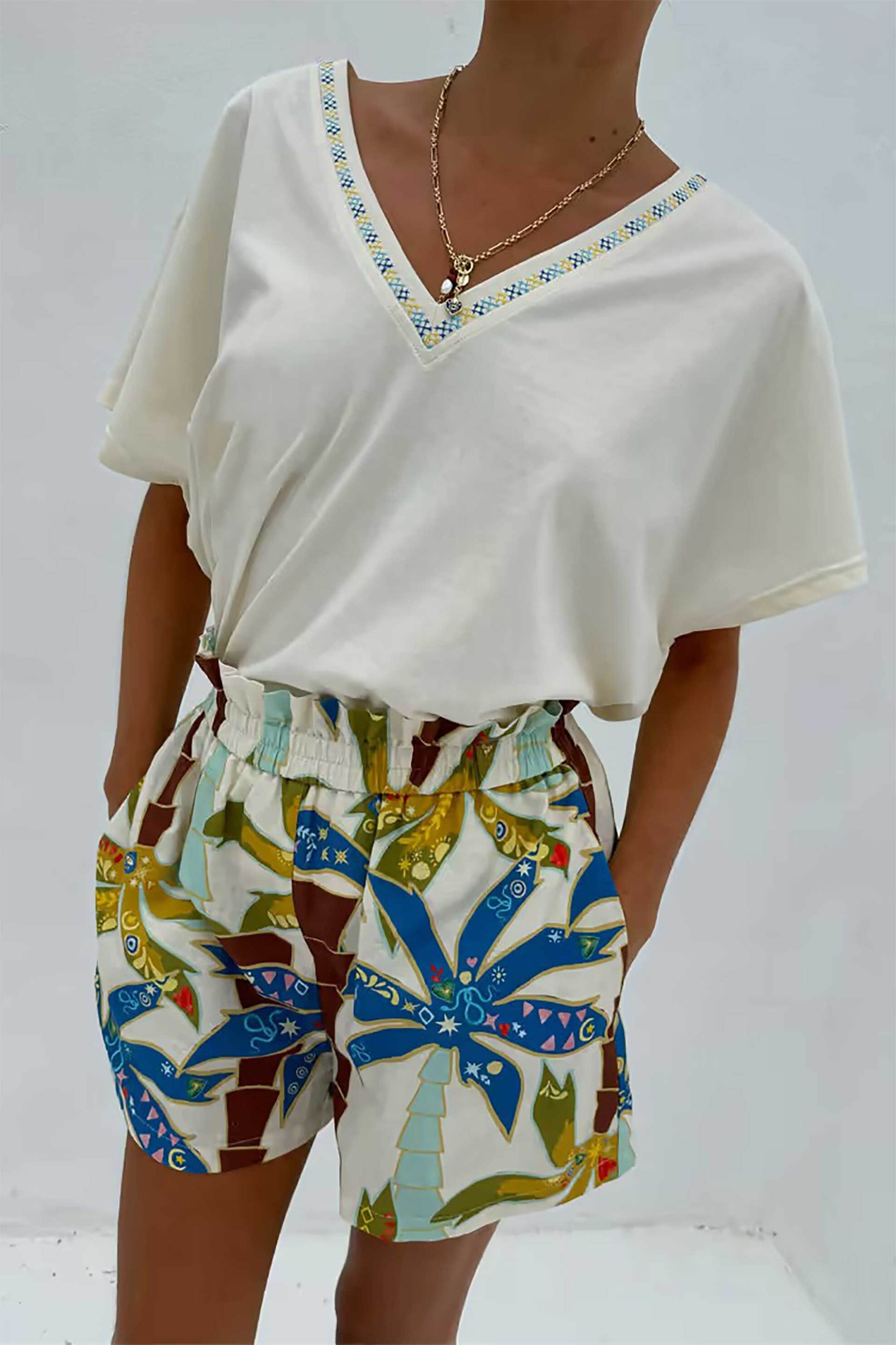 Never Fully Dressed γυναικείο σορτς "Palm Elissa" - NFDTR458CM08 Εκρού φωτογραφία