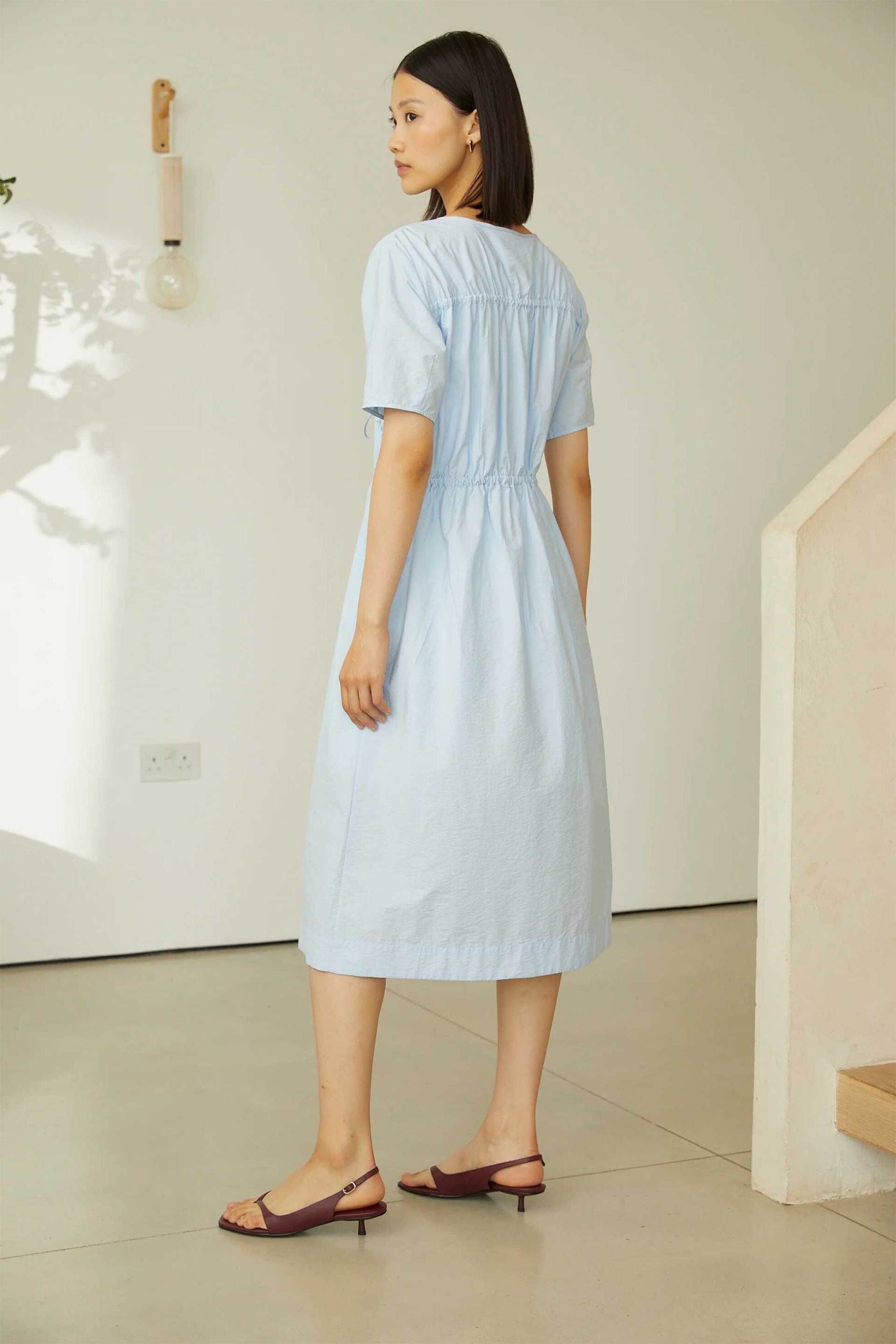 Jovonna London γυναικείο φόρεμα σεμιζιέ με κέντημα "Alenka" - ALENKA/DRESS/SS26 Σιελ φωτογραφία