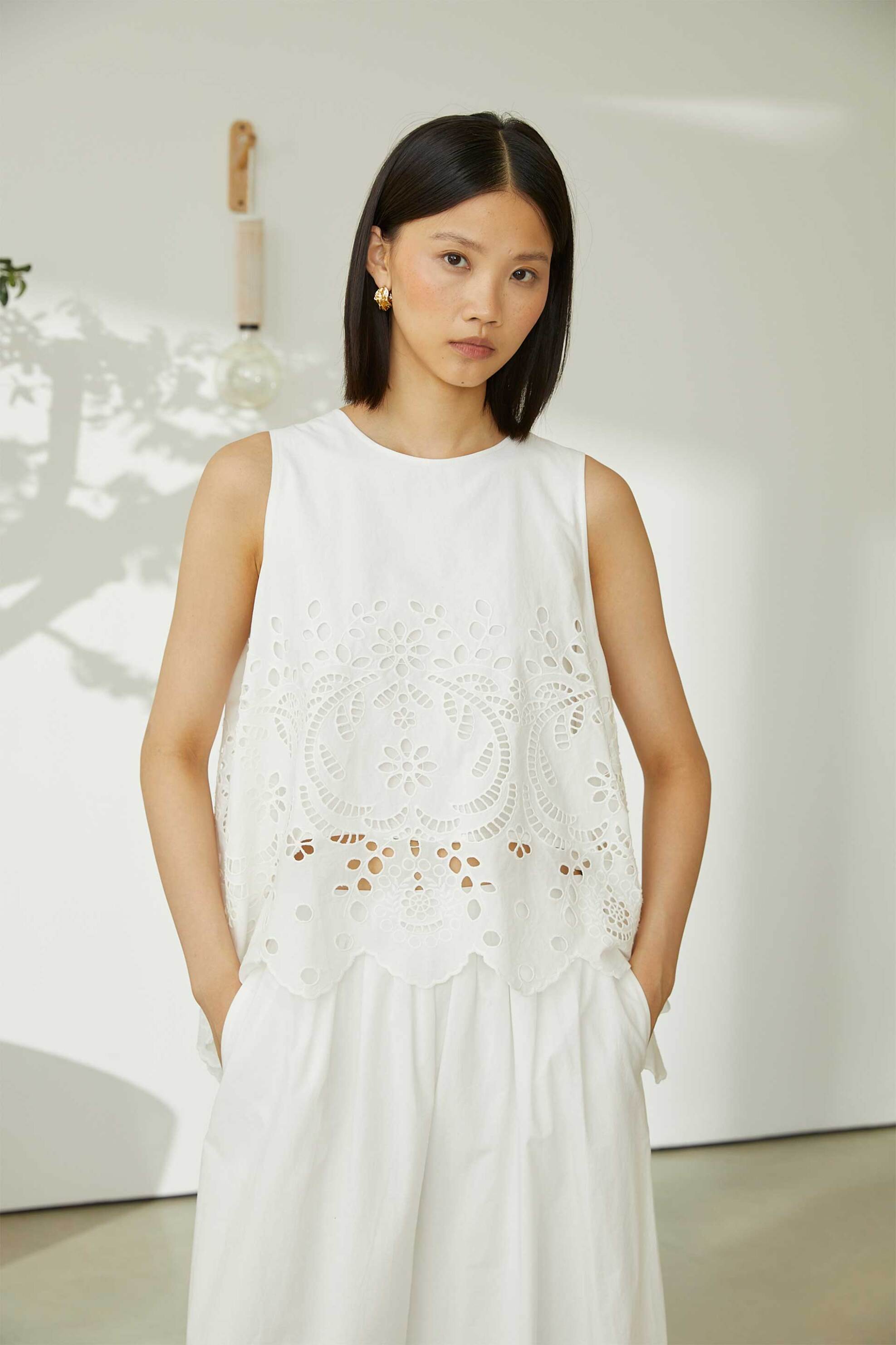 Jovonna London γυναικεία μπλούζα με δαντέλα "Petraia" - PETRAIA/BLOUSE/SS26 Λευκό φωτογραφία