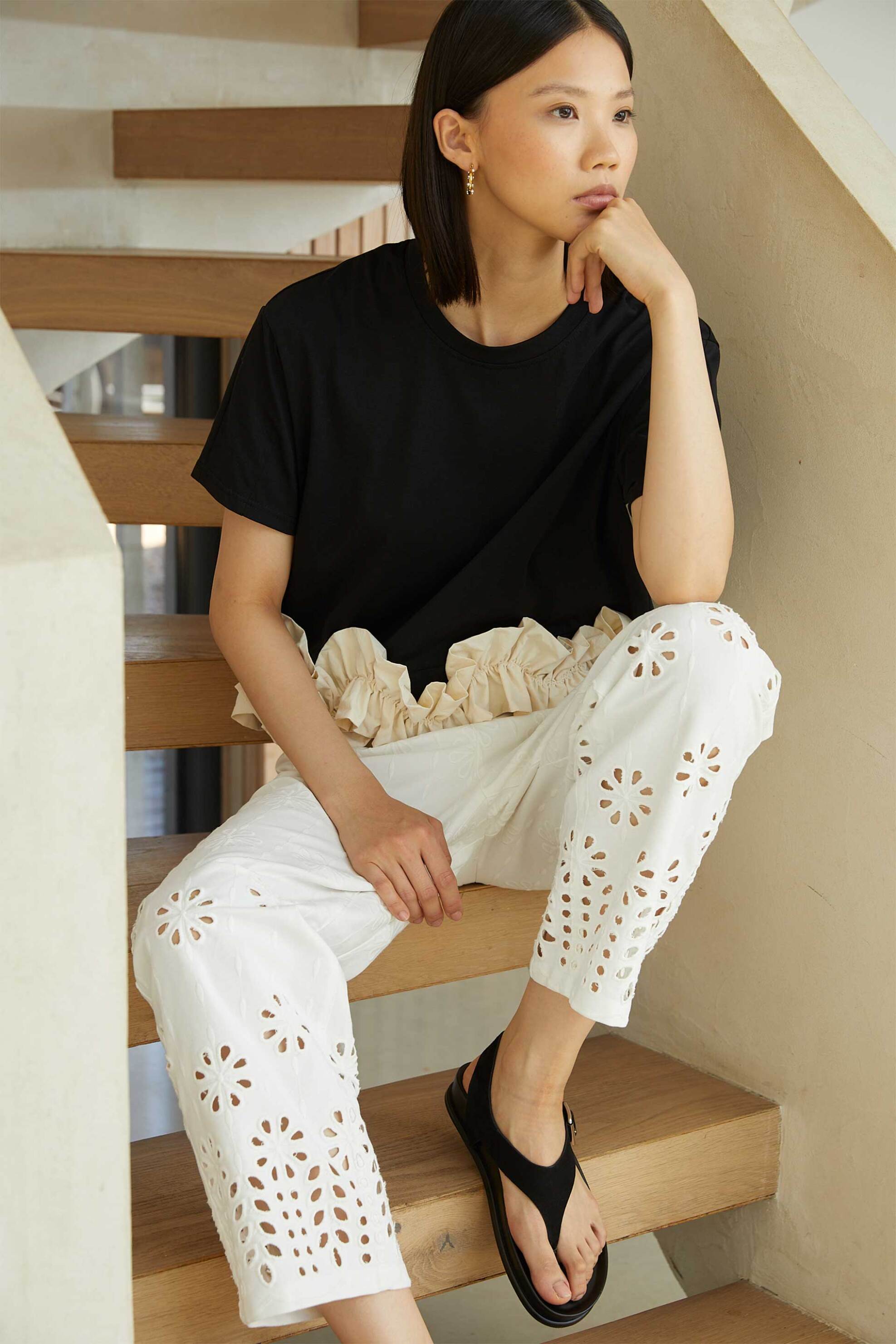 Jovonna London γυναικείο παντελόνι με κέντημα "Vesna" - VESNA/TROUSERS/SS26 Λευκό φωτογραφία