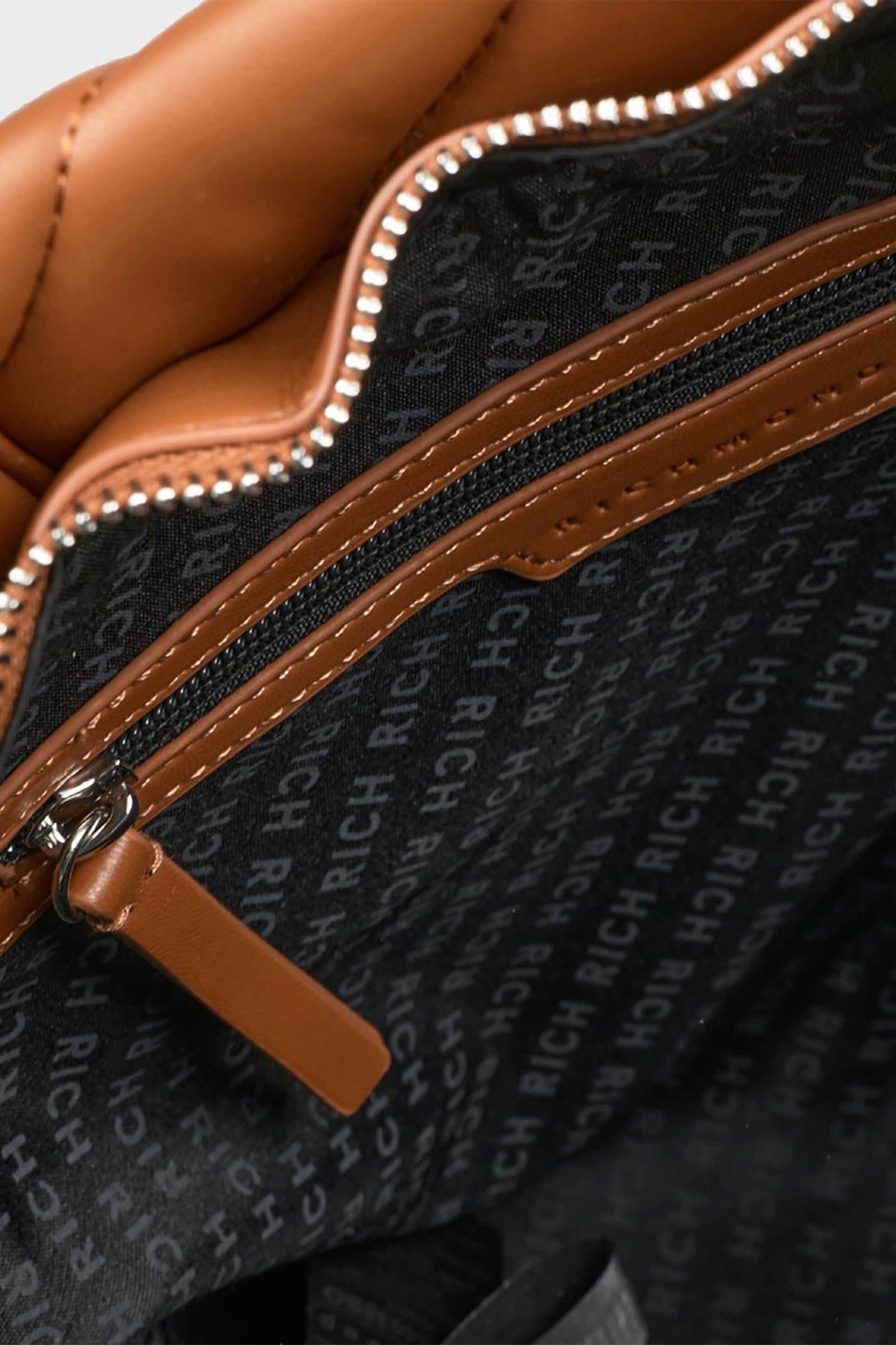 John Richmond γυναικεία τσάντα ώμου με καπιτονέ σχέδιο και μεταλλικό logo "Serei" - RWA24038BO Καφέ φωτογραφία