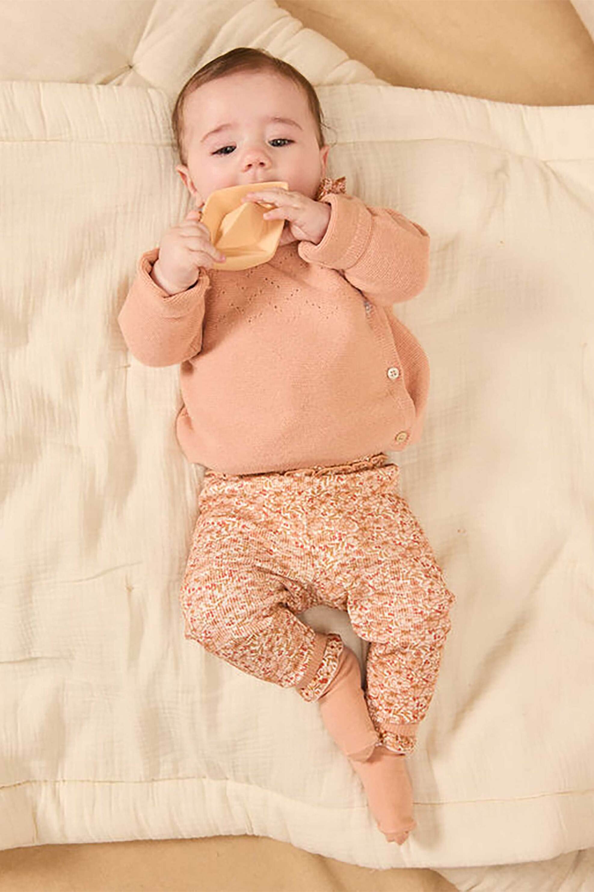 DPAM DPAM σετ βρεφικό κολάν με floral print, πλεκτή ζακέτα και κάλτσες για κορίτσια (3 τεμάχια) - 364940 Ροδακινί