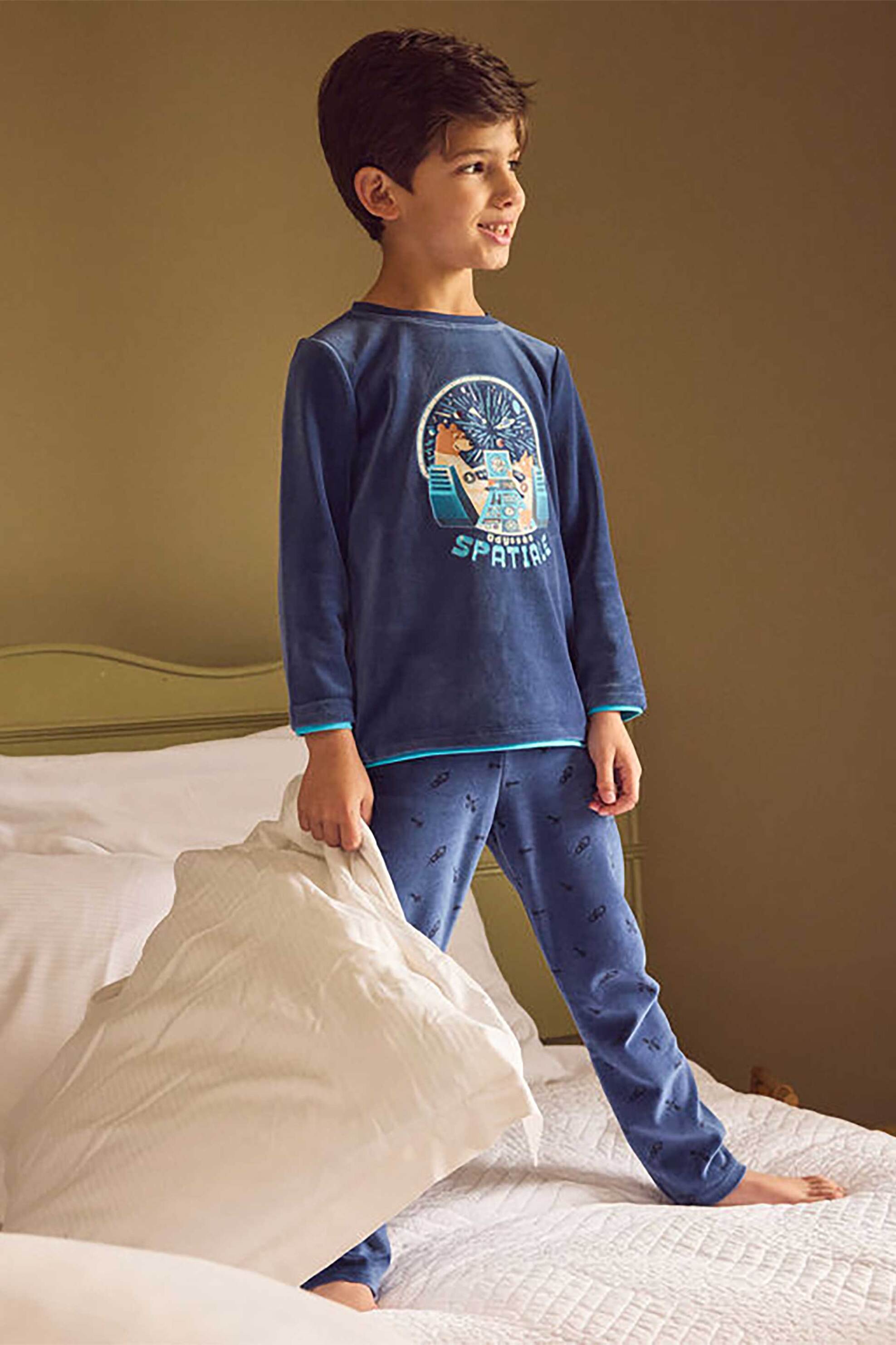 DPAM σετ παιδικές πιτζάμες με βελούδινη υφή και σχέδιο διάστημα (2 τεμάχια) - 364996 Μπλε Σκούρο