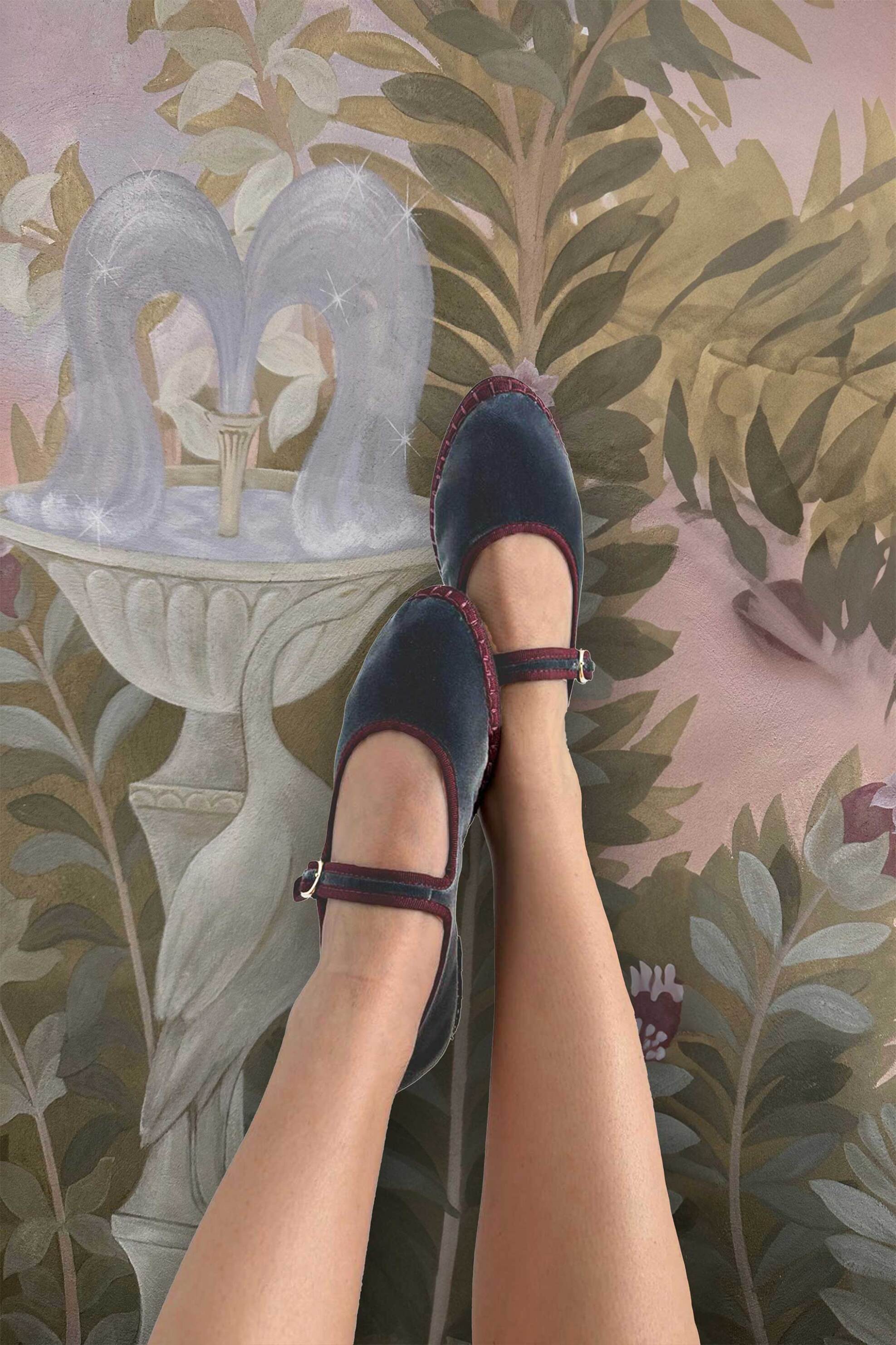 Flabelus γυναικείες μπαλαρίνες με μπαρέτα και βελούδινη υφή "Georgina" - GEORGINA Ανθρακί φωτογραφία