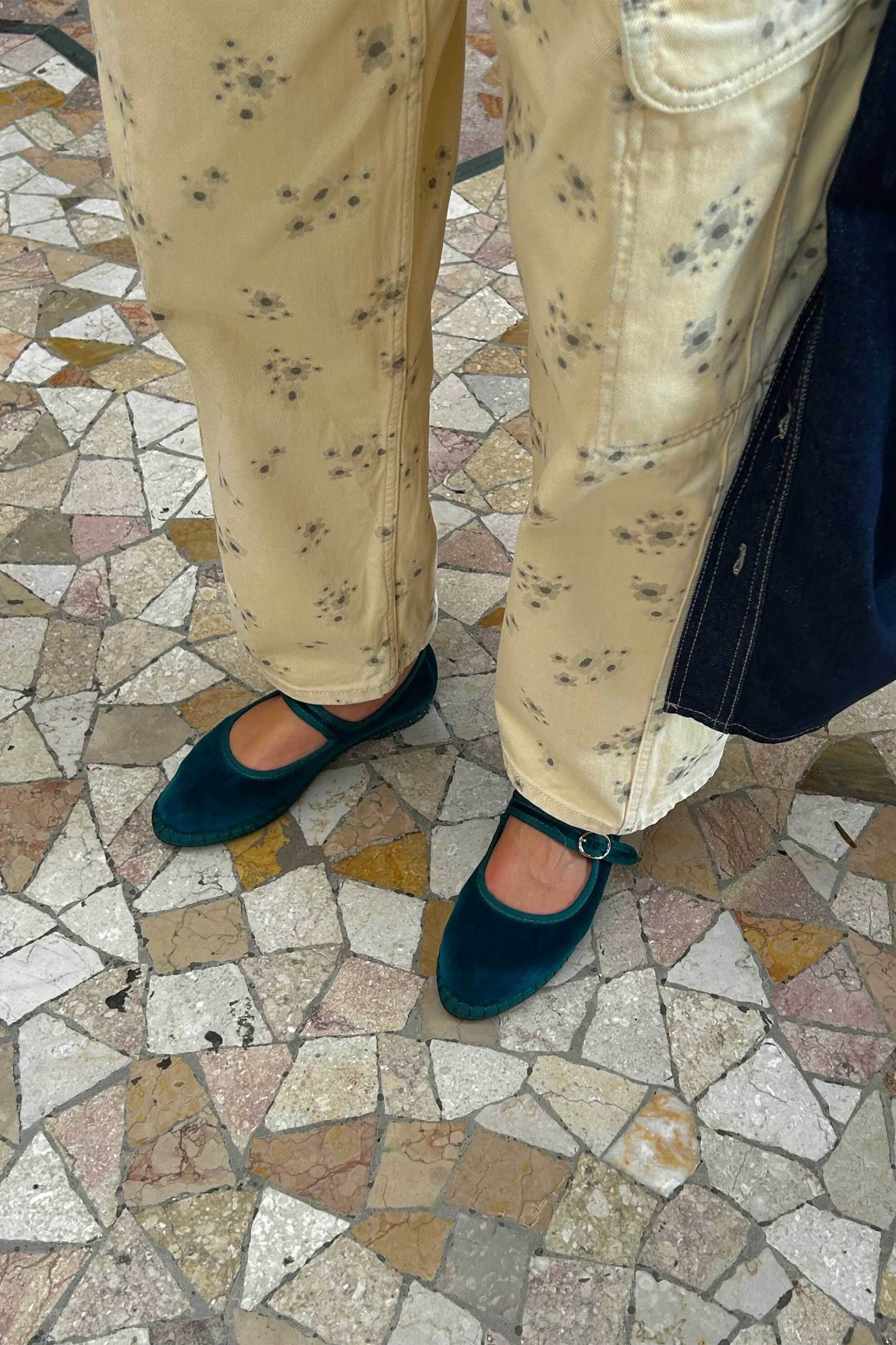 Flabelus γυναικείες μπαλαρίνες με μπαρέτα και βελούδινη υφή "Leonor" - LEONOR Πράσινο Σκούρο φωτογραφία