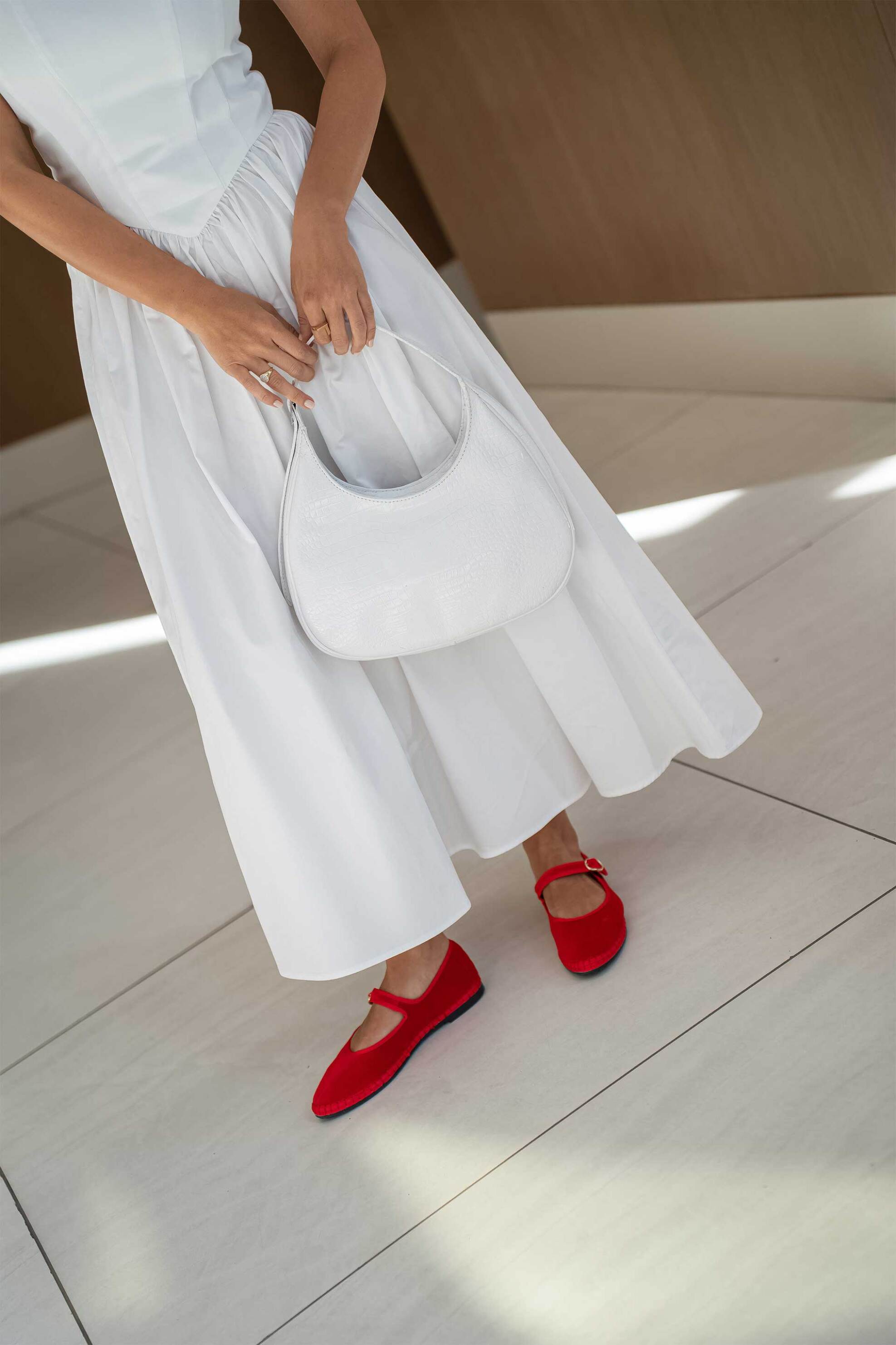 Flabelus γυναικείες μπαλαρίνες με μπαρέτα και βελούδινη υφή "Mellark" - MELLARK Κόκκινο φωτογραφία