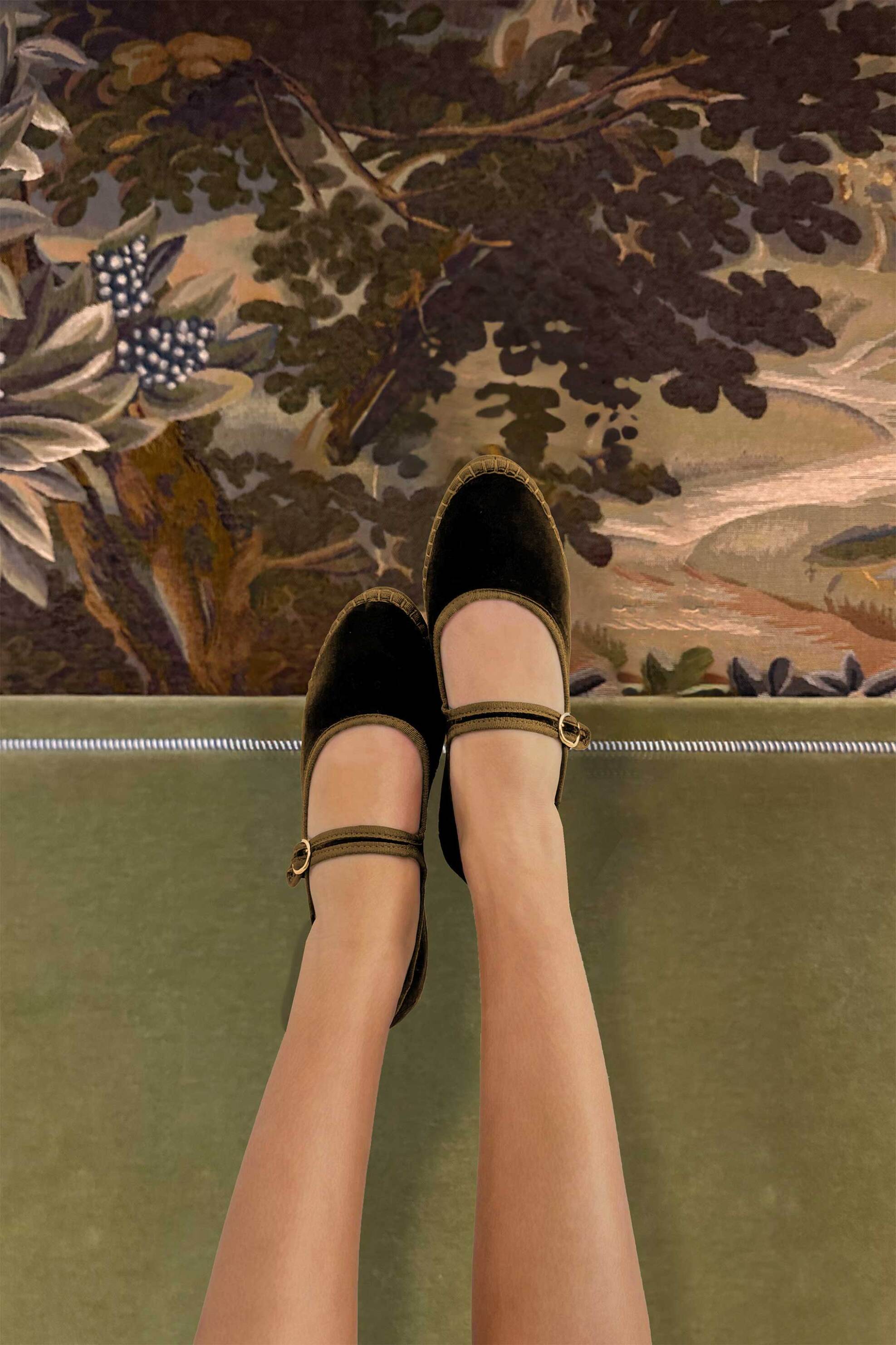 Flabelus γυναικείες μπαλαρίνες με μπαρέτα και βελούδινη υφή "Ulla" - ULLA Καφέ φωτογραφία