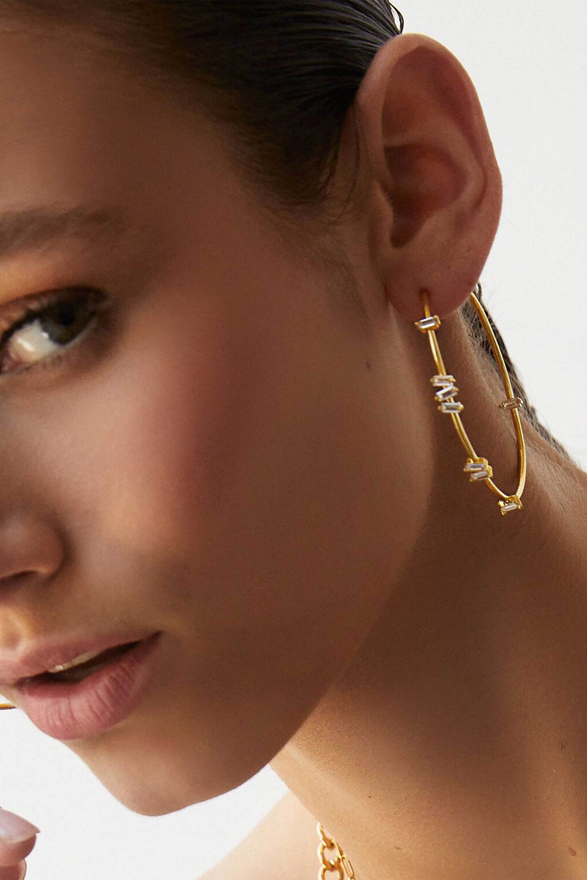 MYA BAY Mya Bay γυναικεία σκουλαρίκια "Baguette Hoops" - BO-190 Χρυσό - 2