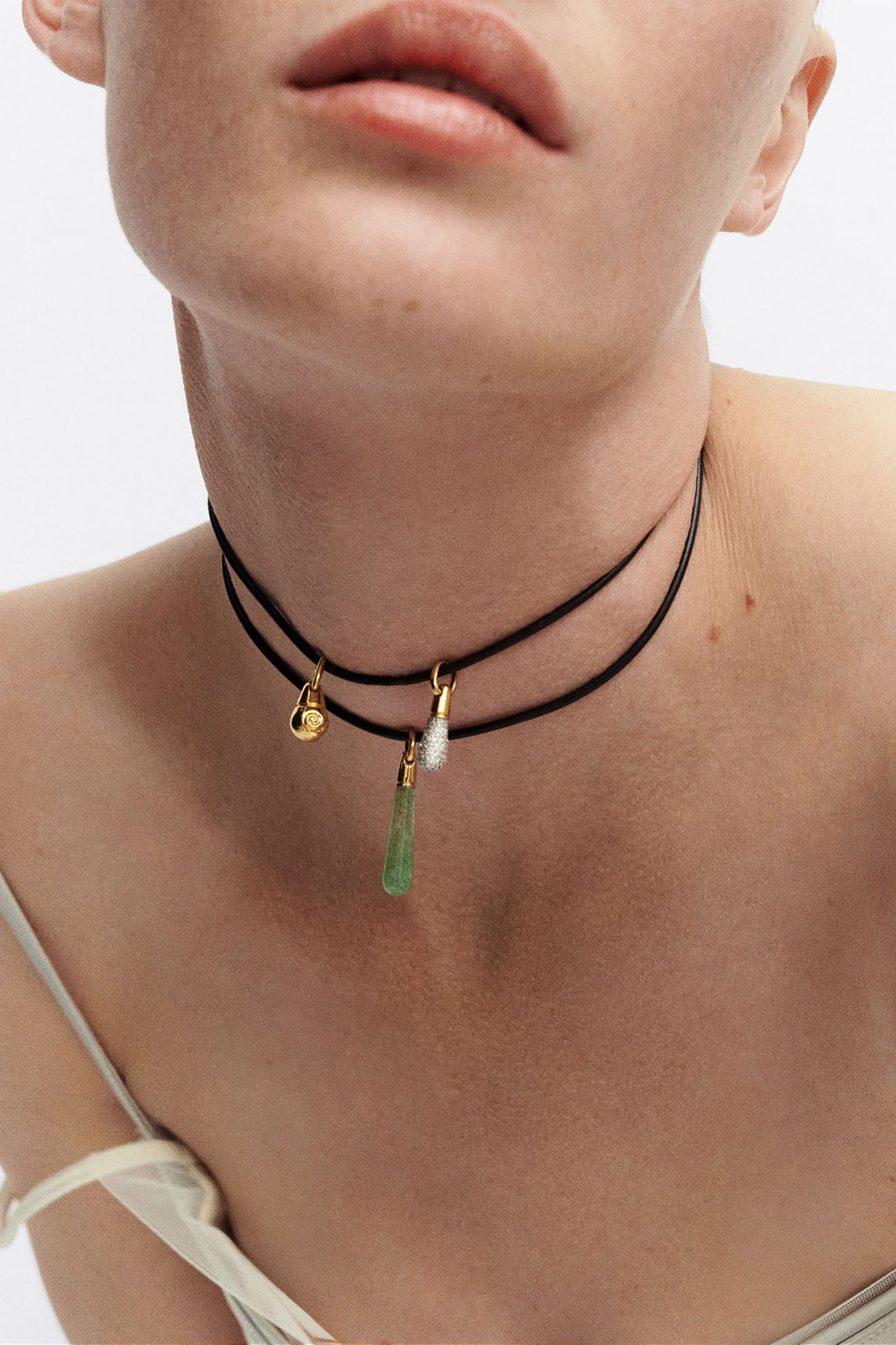 PDPAOLA γυναικείο δερμάτινο κορδόνι για το λαιμό "Dana Leather Bow" - CO01-930-U φωτογραφία