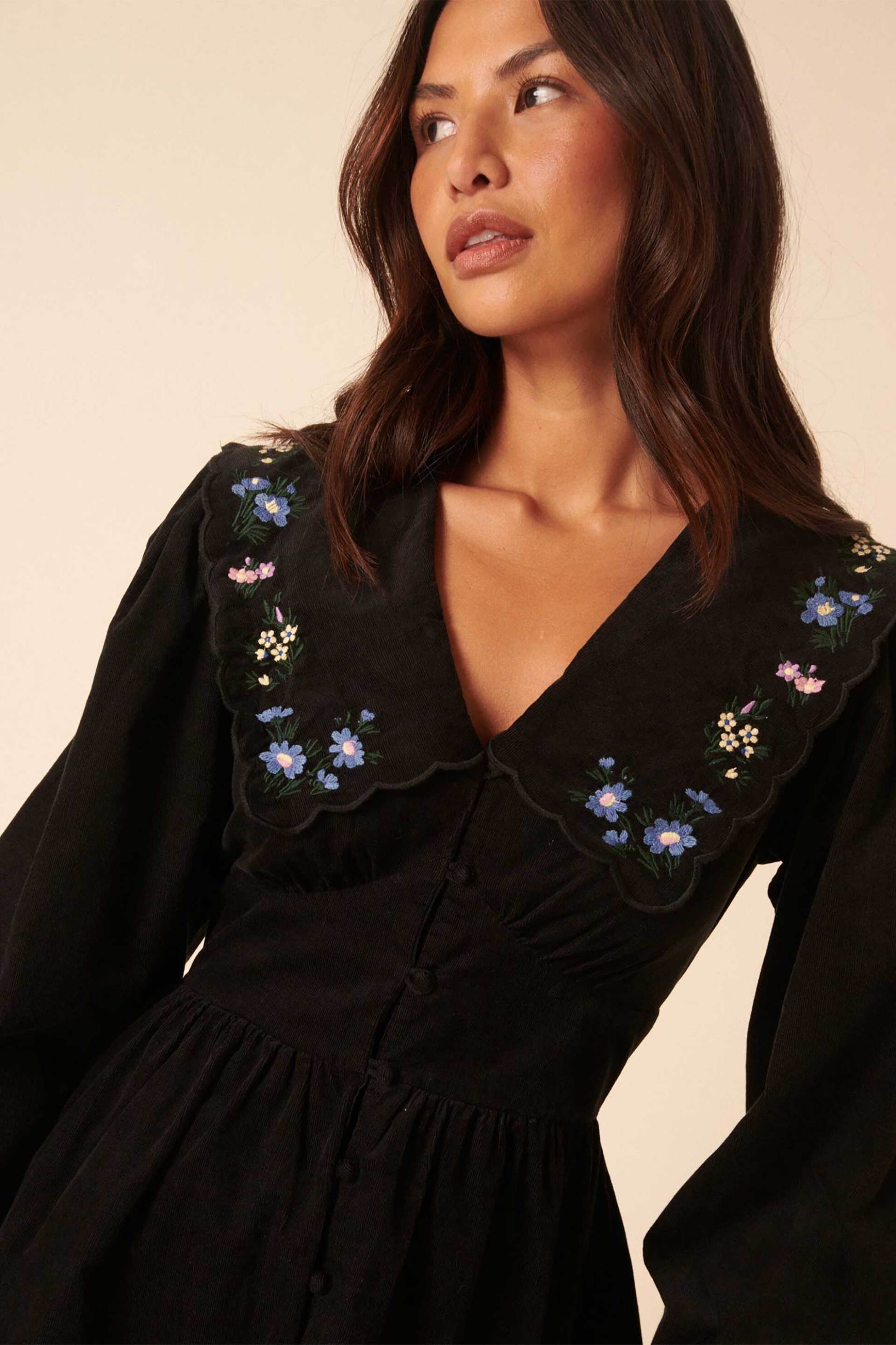 Nobody΄s Child γυναικείo mini φόρεμα με floral print - D253899BLK Μαύρο φωτογραφία