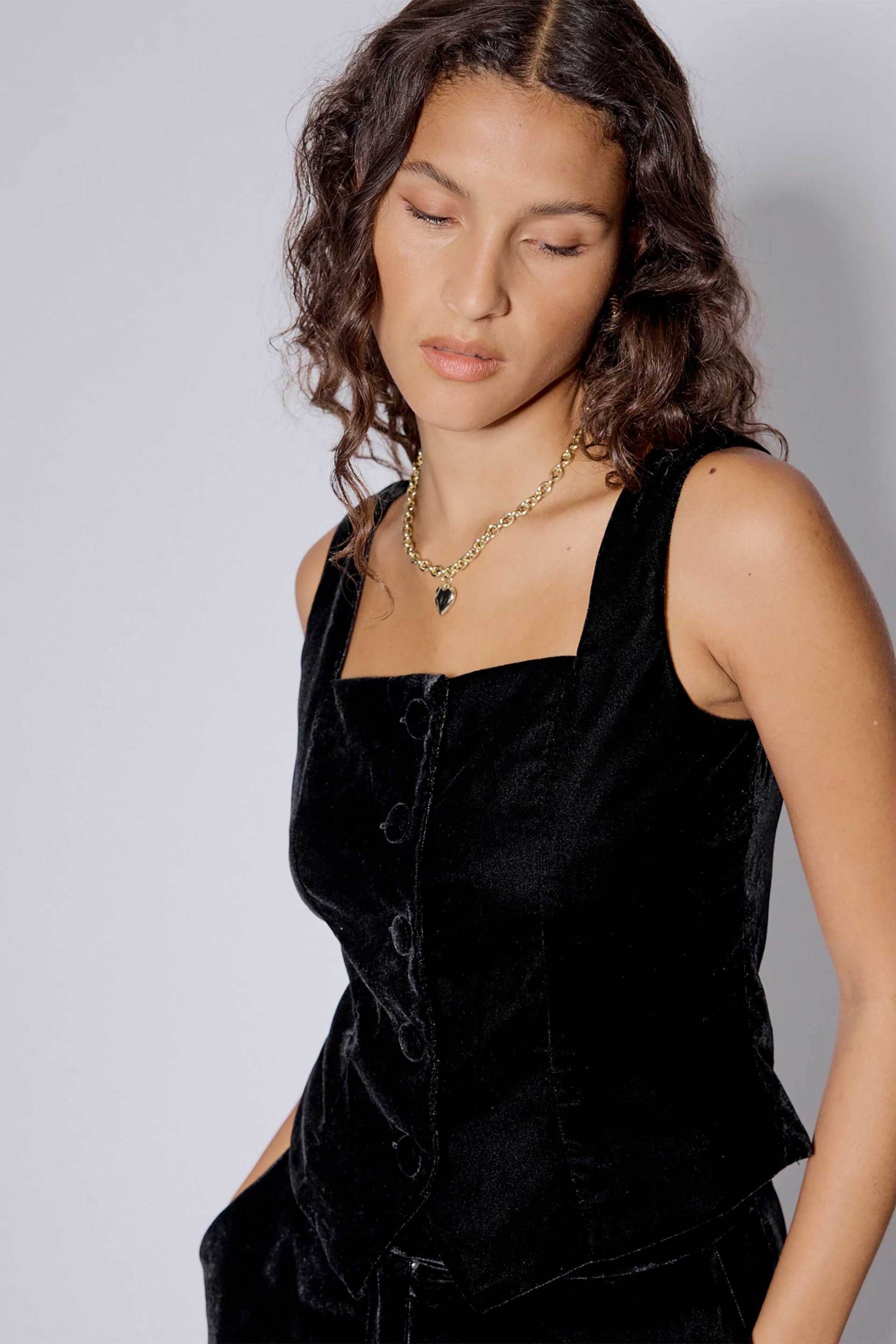 NOBODY΄S CHILD Nobody΄s Child γυναικείο τοπ μονόχρωμο με φαρδιές τιράντες και βελούδινη υφή "Emma" - T254997BLK Μαύρο