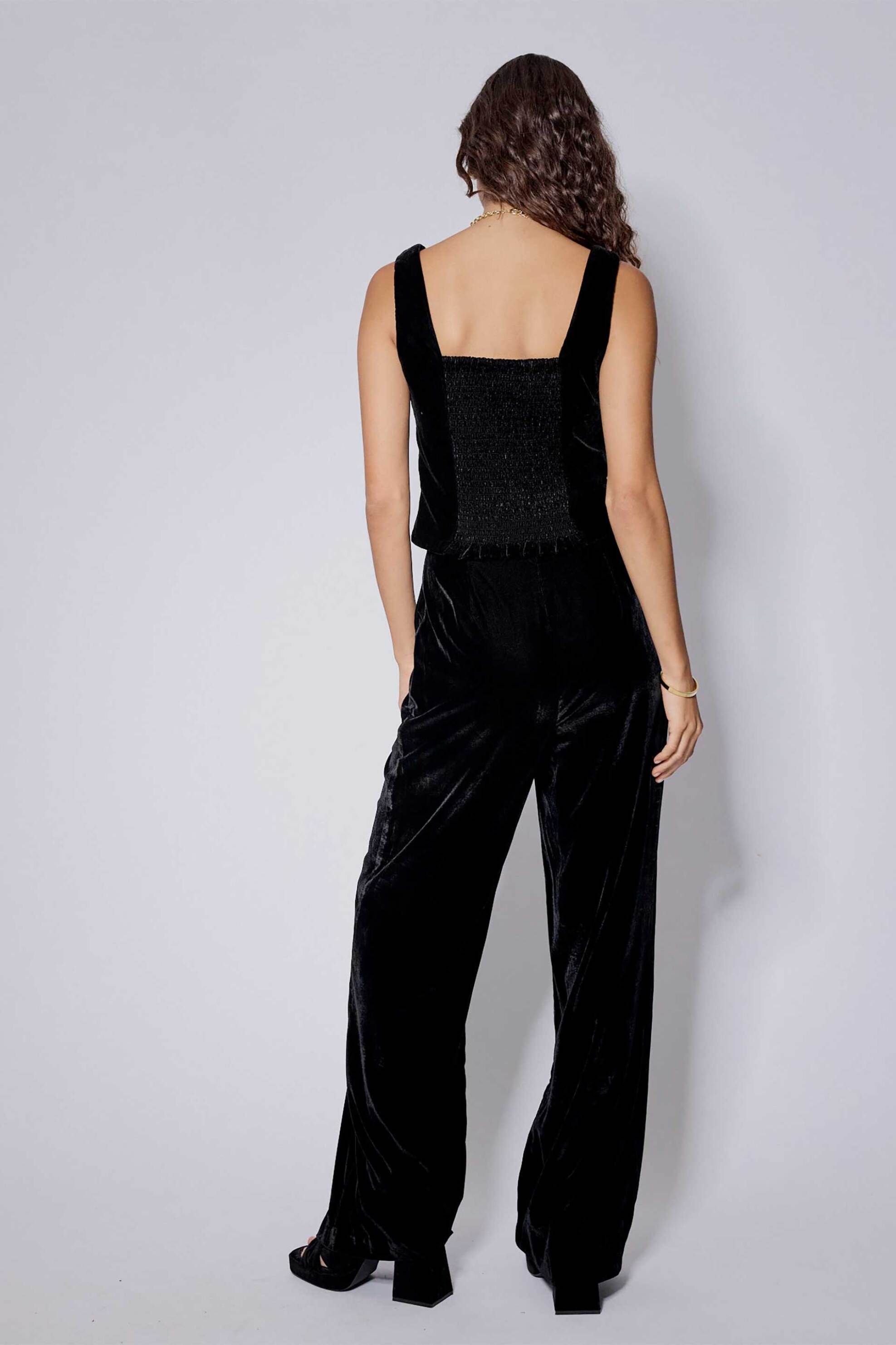 Nobody΄s Child γυναικείο τοπ μονόχρωμο με φαρδιές τιράντες και βελούδινη υφή "Emma" - T254997BLK Μαύρο φωτογραφία