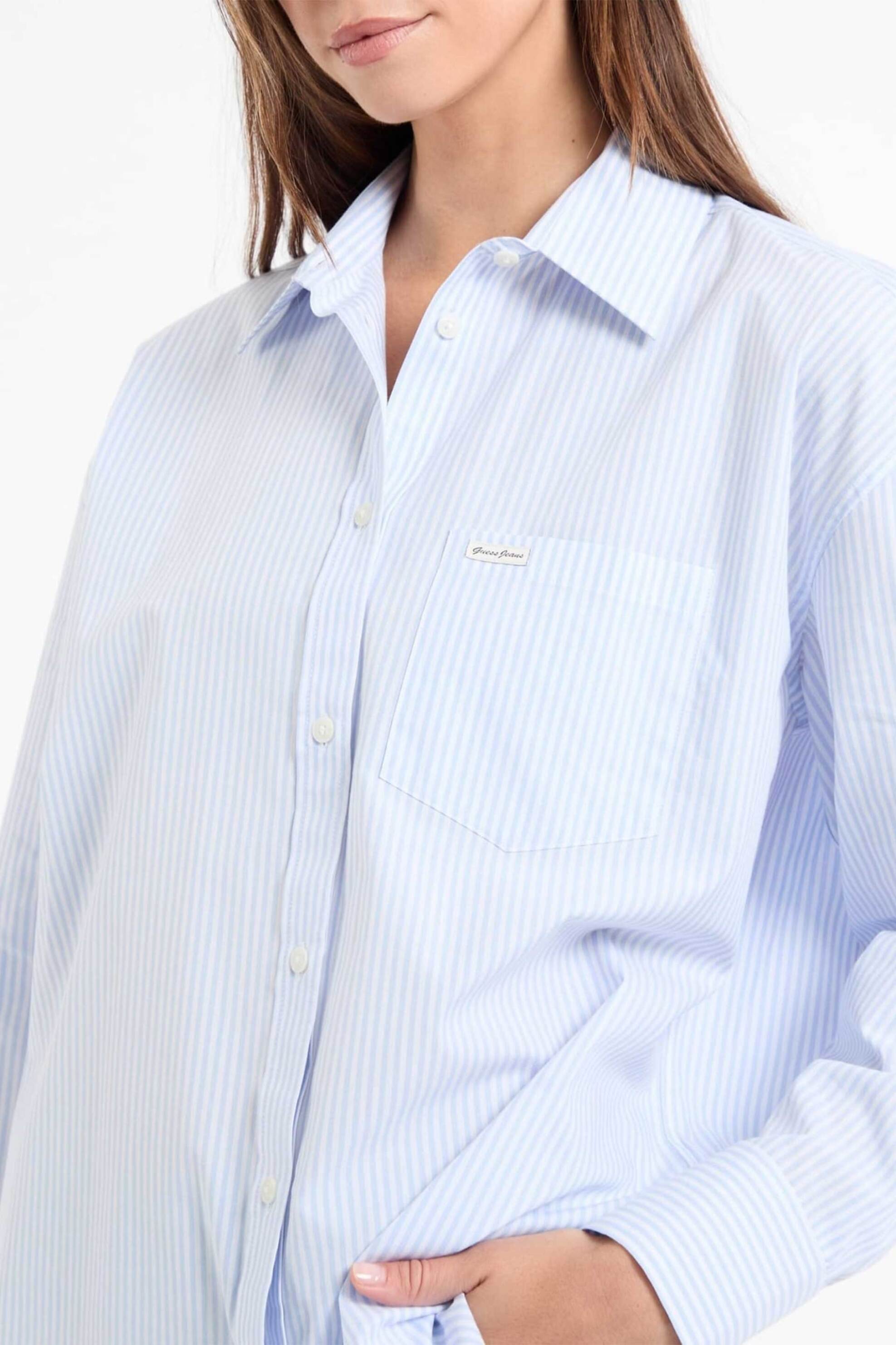 Guess γυναικείο πουκάμισο με ριγέ σχέδιο και τσέπη με logo patch Oversized Fit - W5RH94WGZ11 Γαλάζιο φωτογραφία