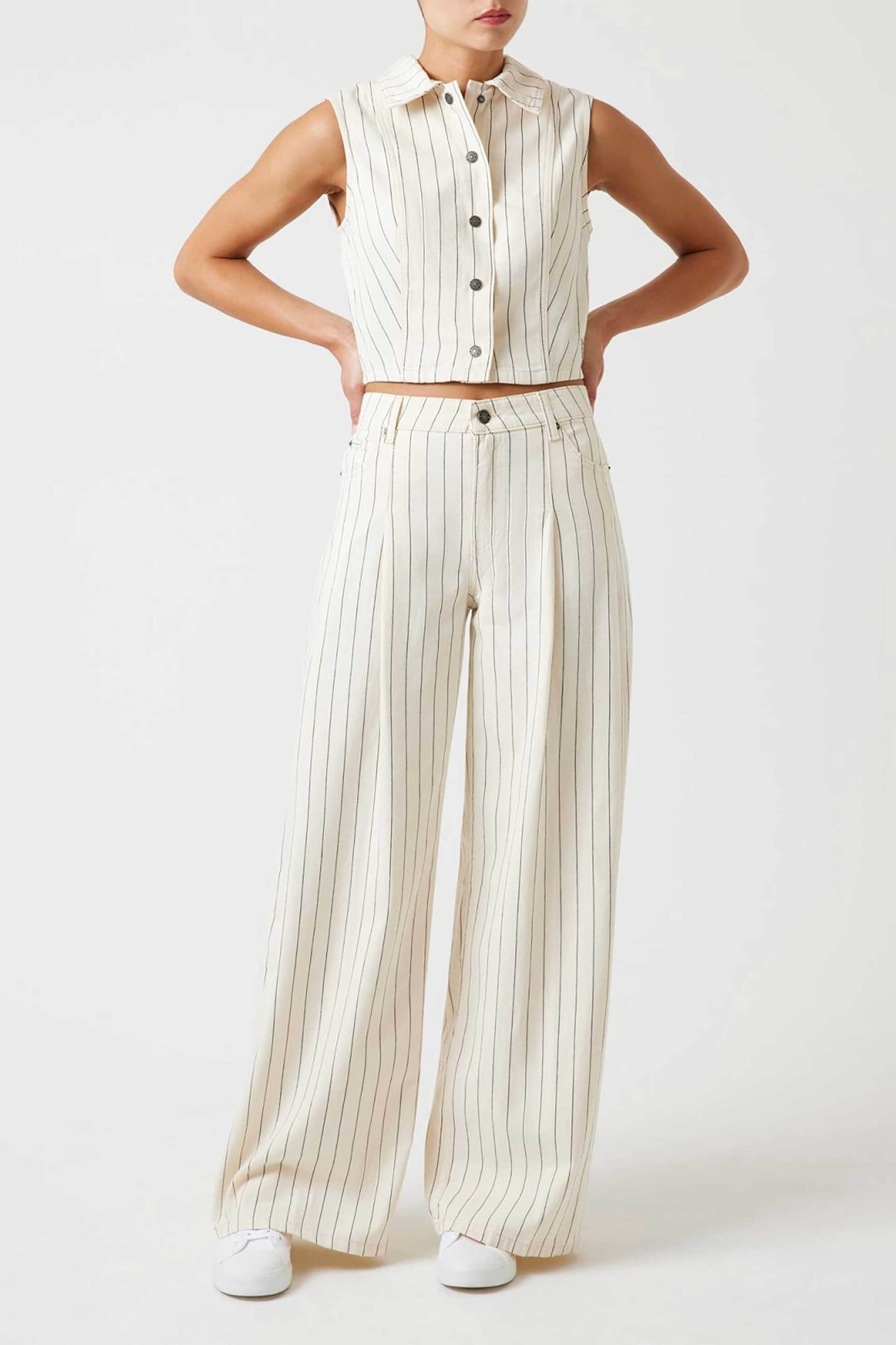 Γυναικεία παντελόνια τζιν wide leg σε μπεζ