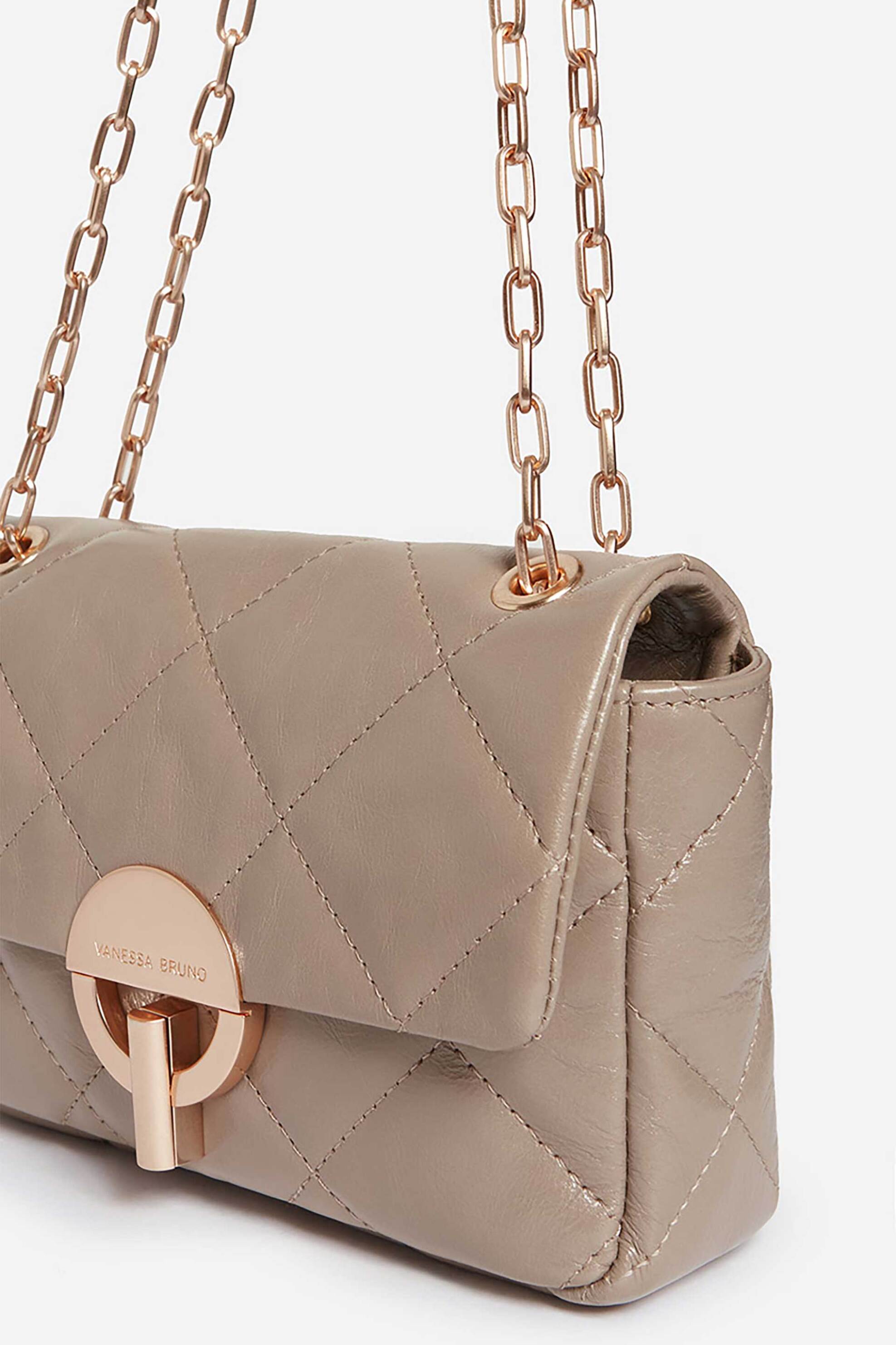 Vanessa Bruno γυναικεία δερμάτινη τσάντα ώμου/crossbody με καπιτονέ σχέδιο "Moon Medium" - 4HVD84-V40533 Μπεζ φωτογραφία