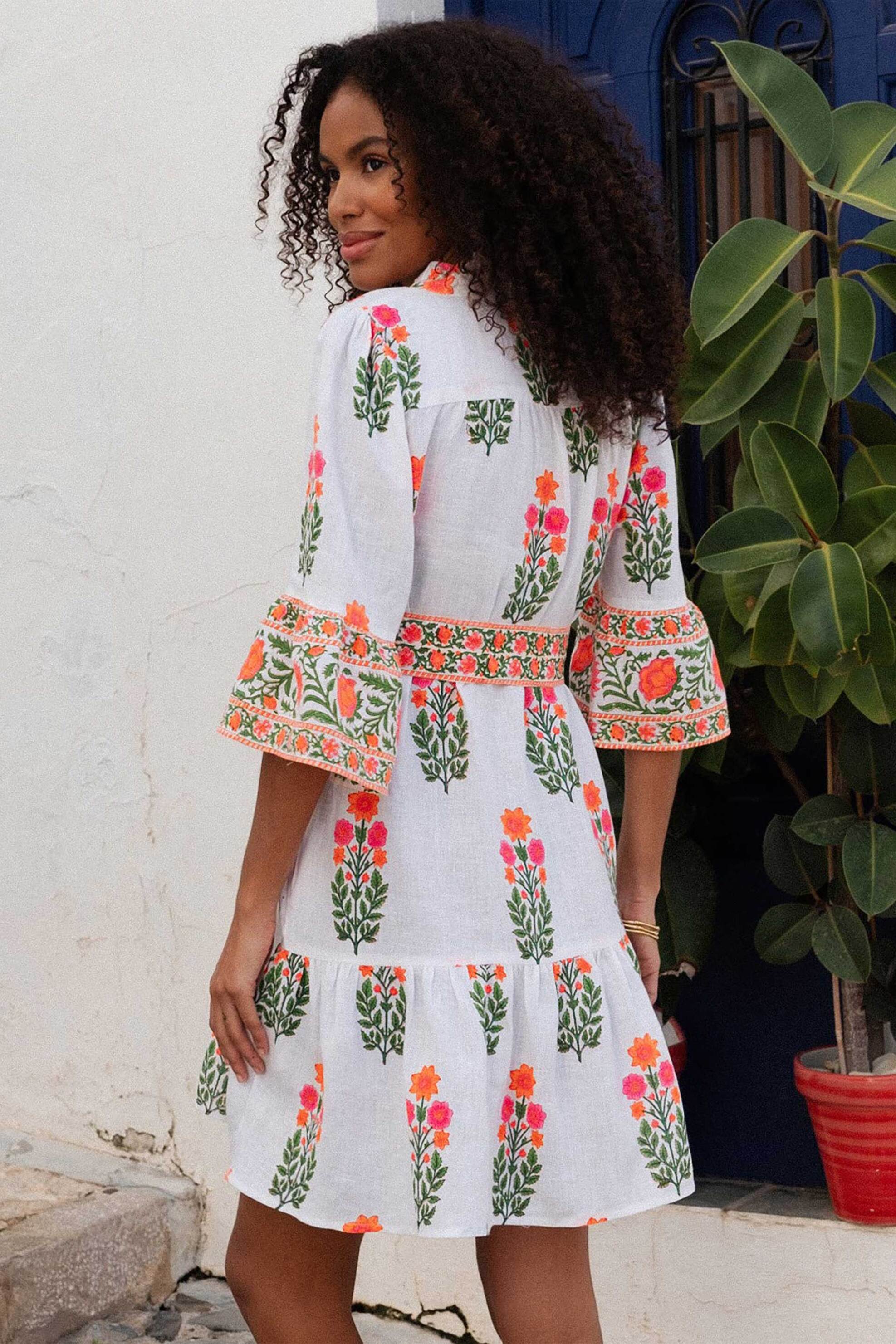Pink City Prints γυναικείο mini φόρεμα "Neon Botanical Palolem" - Palolem Λευκό φωτογραφία
