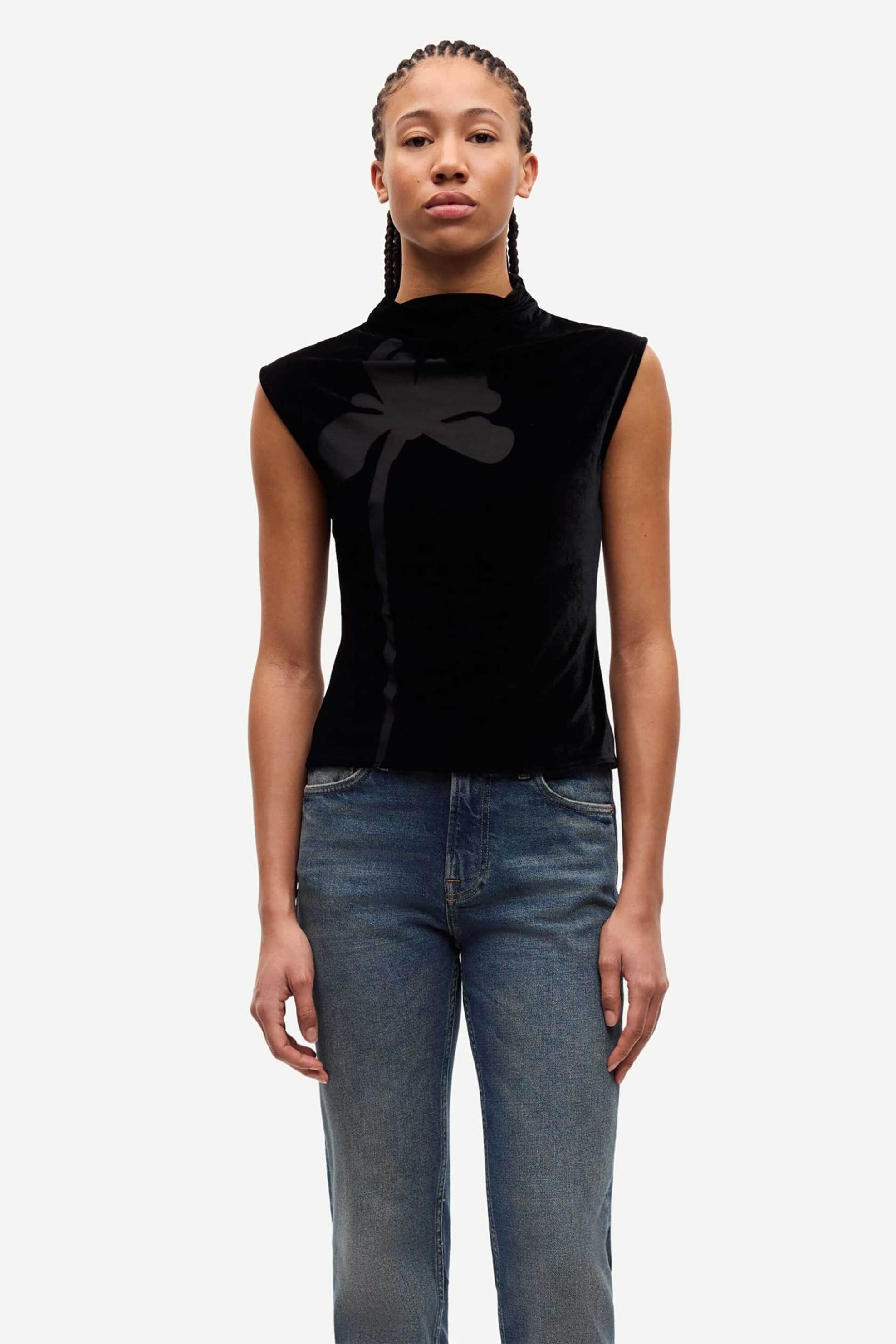 SAMSØE SAMSØE Samsøe Samsøe γυναικείo τοπ αμάνικο με floral print "Sakalani" - F25300081 Μαύρο