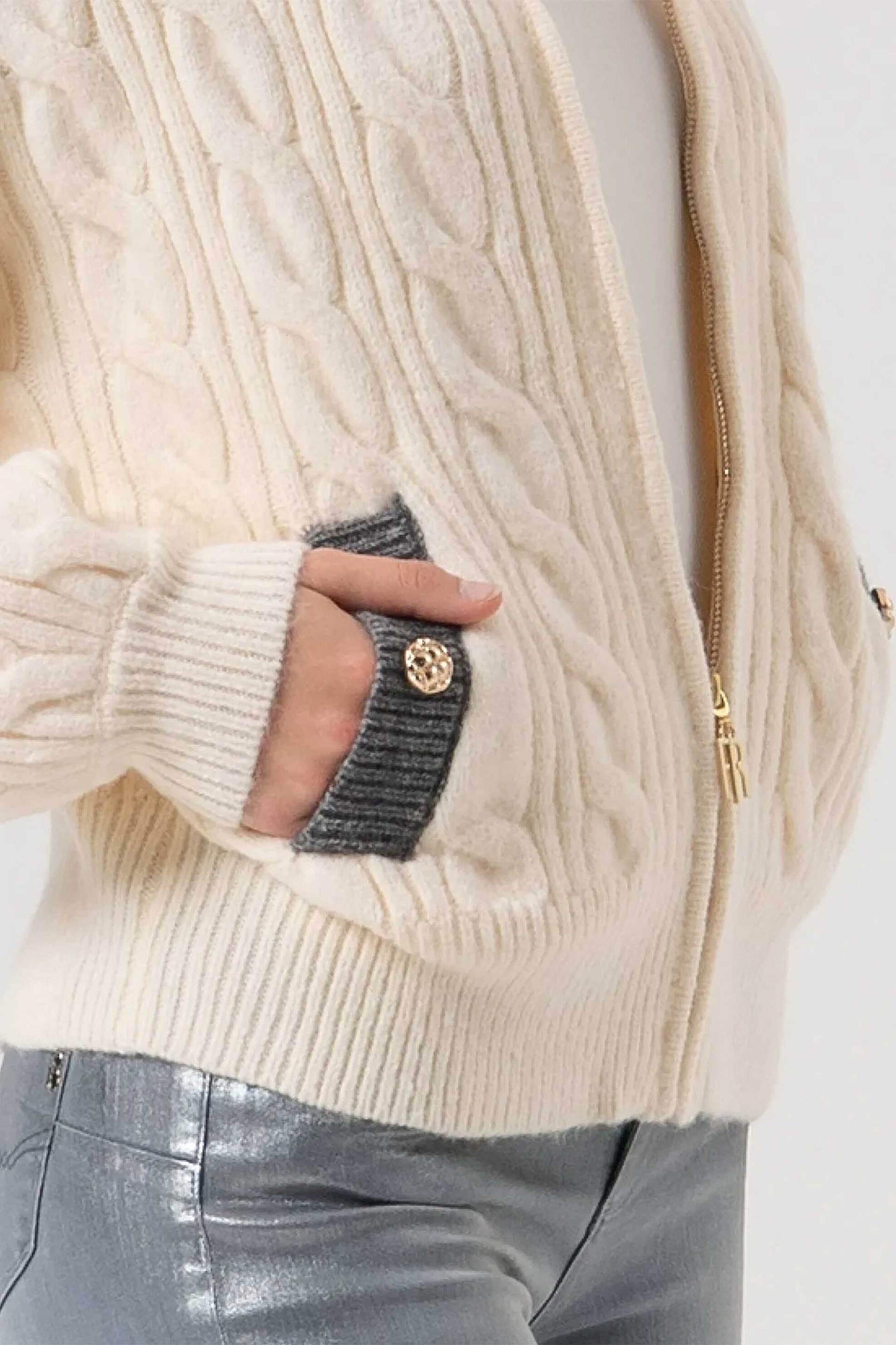 Fracomina γυναικεία πλεκτή ζακέτα με σχέδιο πλεξούδες και contrast λεπτομέρειες Regular Fit - FR25WT8031K55401-T56 Κρέμ φωτογραφία