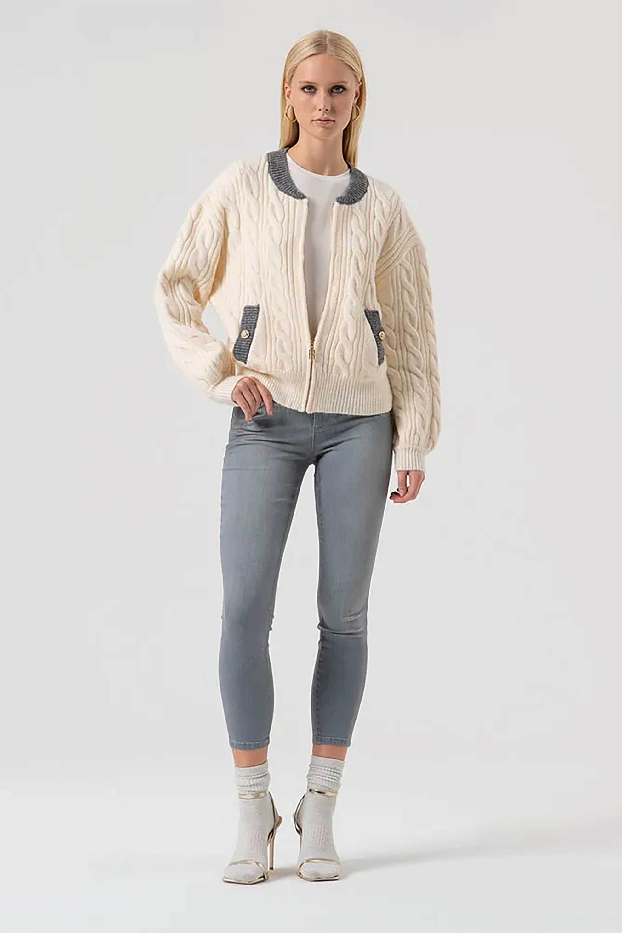 Fracomina γυναικεία πλεκτή ζακέτα με σχέδιο πλεξούδες και contrast λεπτομέρειες Regular Fit - FR25WT8031K55401-T56 Κρέμ φωτογραφία