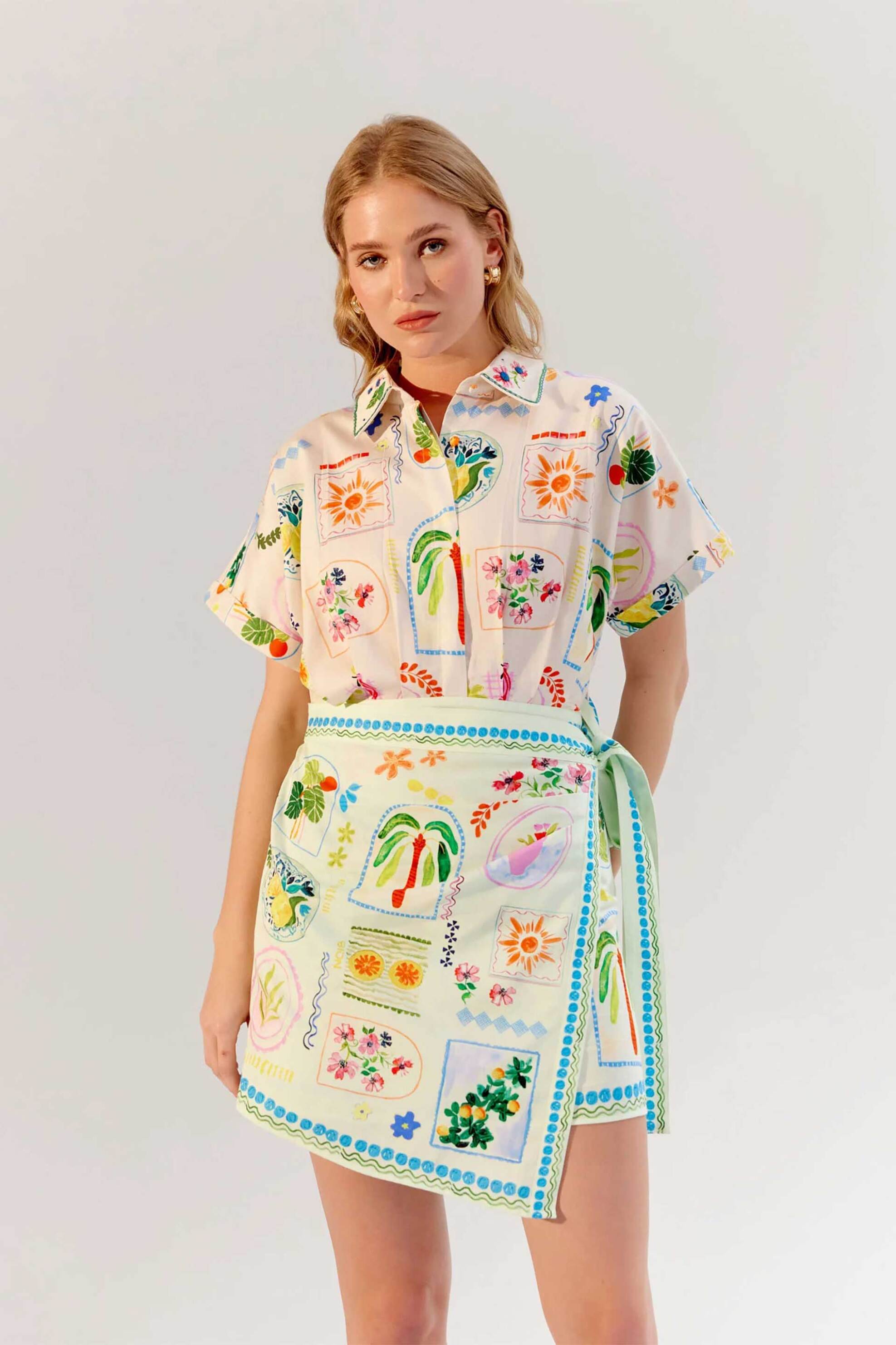 Noib γυναικείο φόρεμα με all-over print "Kate Mini Postcard" - Kate Mini/SS25 Λευκό φωτογραφία
