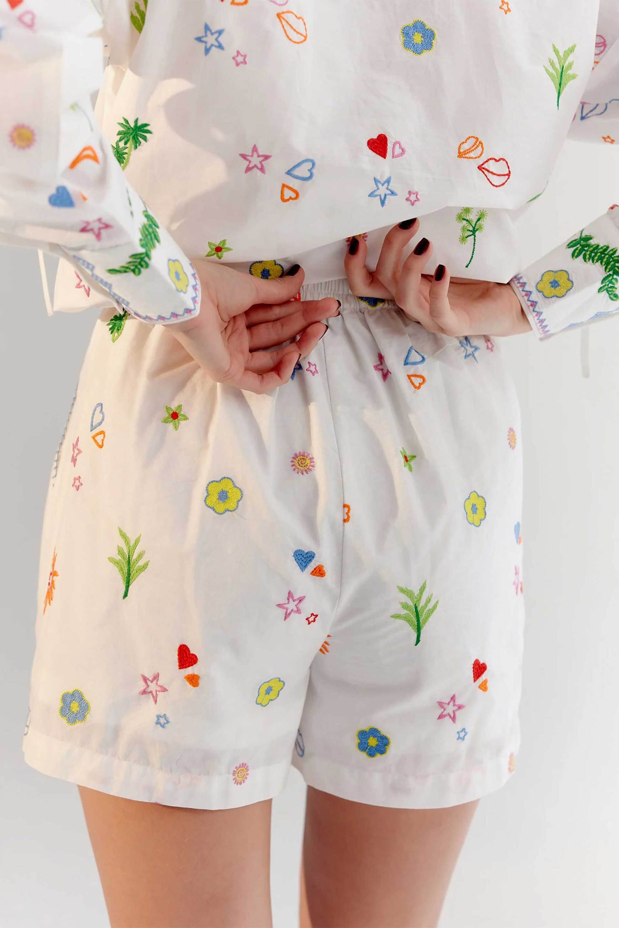 NOIB Noib γυναικείο σορτς με all-over print "Mia" - Mia Shorts/SS25-2 Λευκό - 4