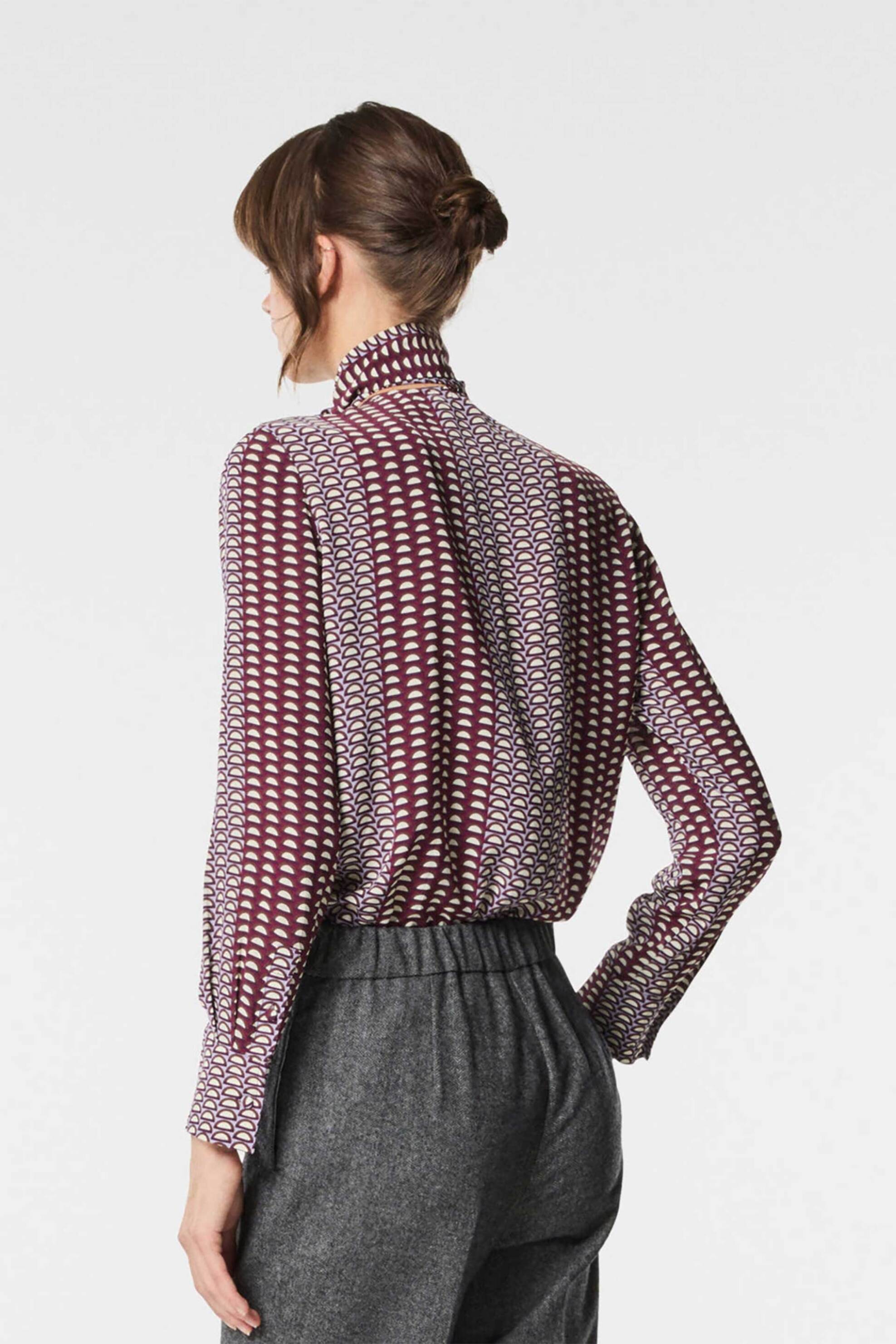 Nenette γυναικείο πουκάμισο με φιόγκο και γεωμετρικό μοτίβο "Fantasia" - 40BB-FANTASIA-0800 Καφέ φωτογραφία