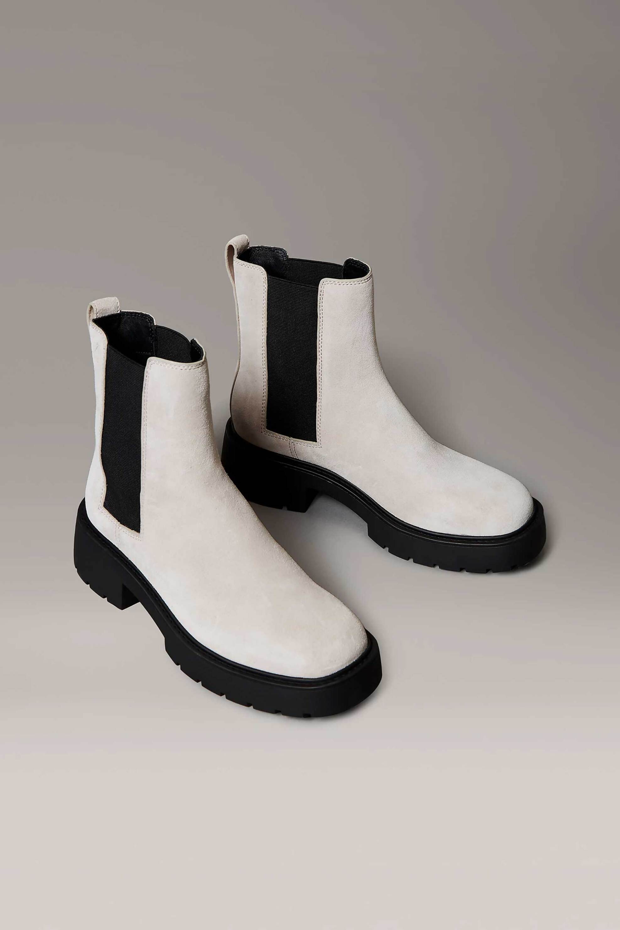Calvin Klein Jeans γυναικεία suede μποτάκια Chelsea - YW0YW02072 Γκρι Ανοιχτό
