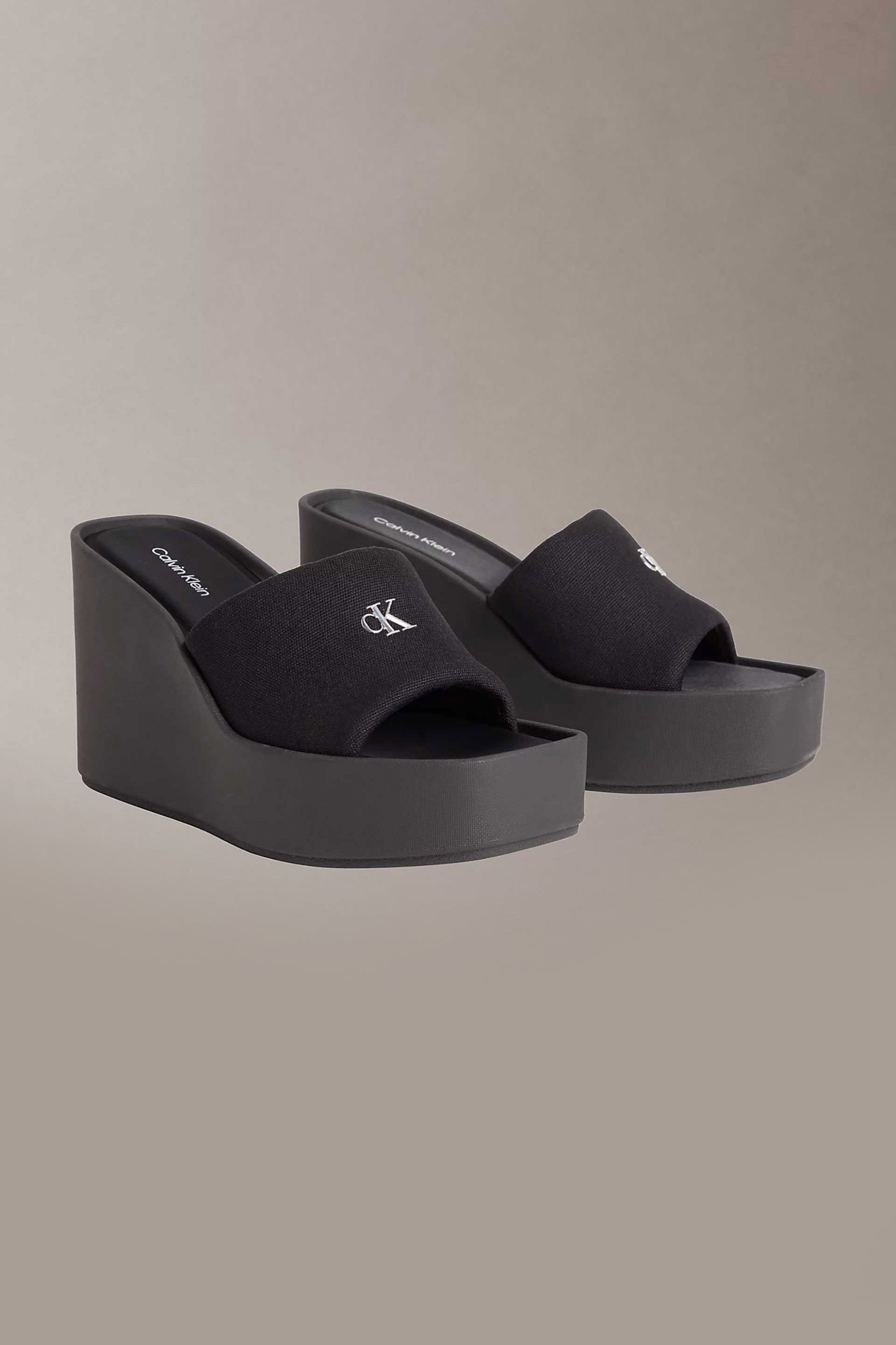 Calvin Klein Jeans γυναικείες πλατφόρμες με monogram 