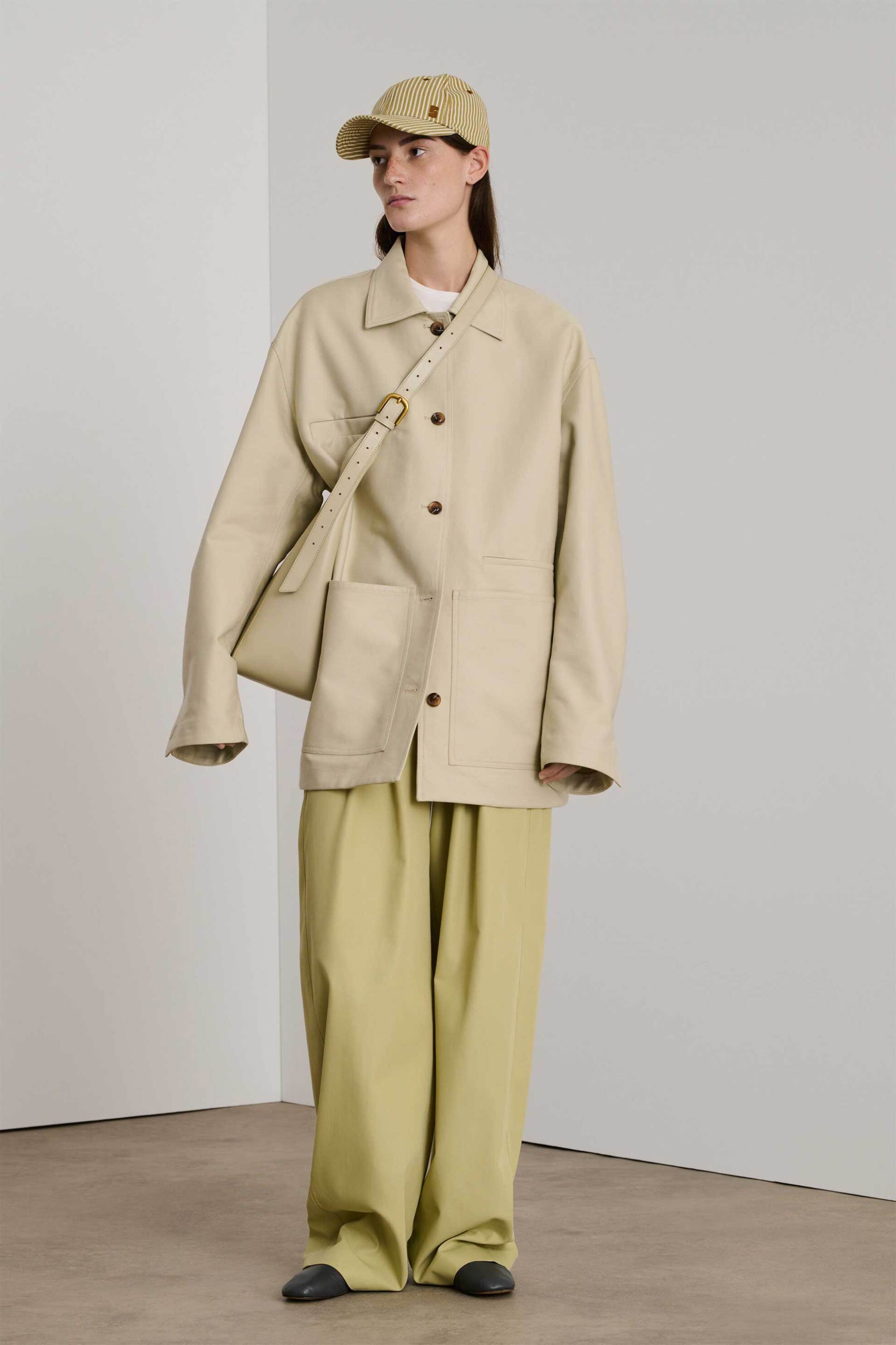 Soeur γυναικεία δερμάτινη τσάντα ώμου/crossbody "Uma" - SEM1606UMA Μπεζ φωτογραφία