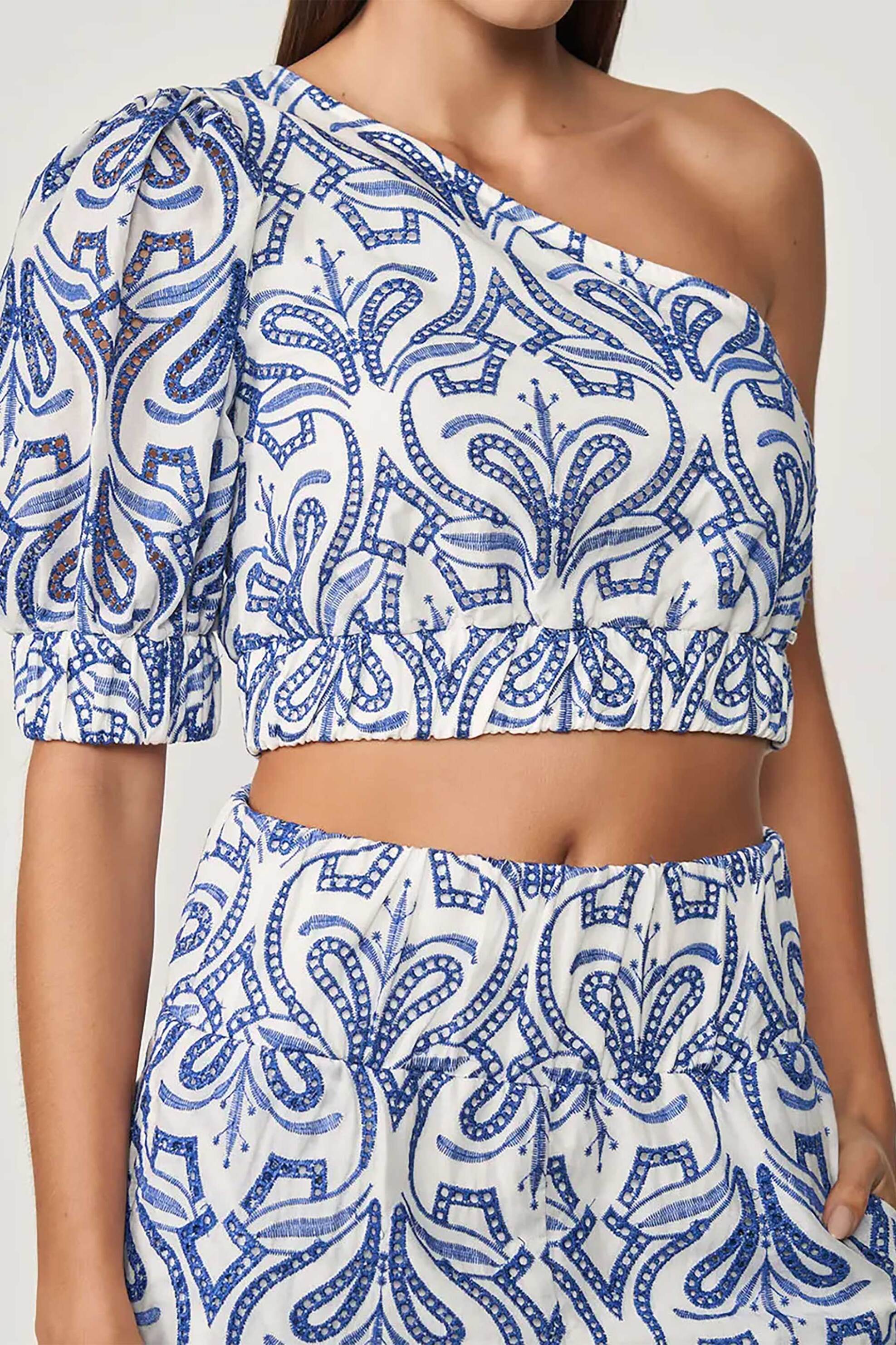  Colcci γυναικείο cropped τοπ με έναν ώμο και κεντημένο σχέδιο - 036.01.18232 Λευκό - Μπλε 2025