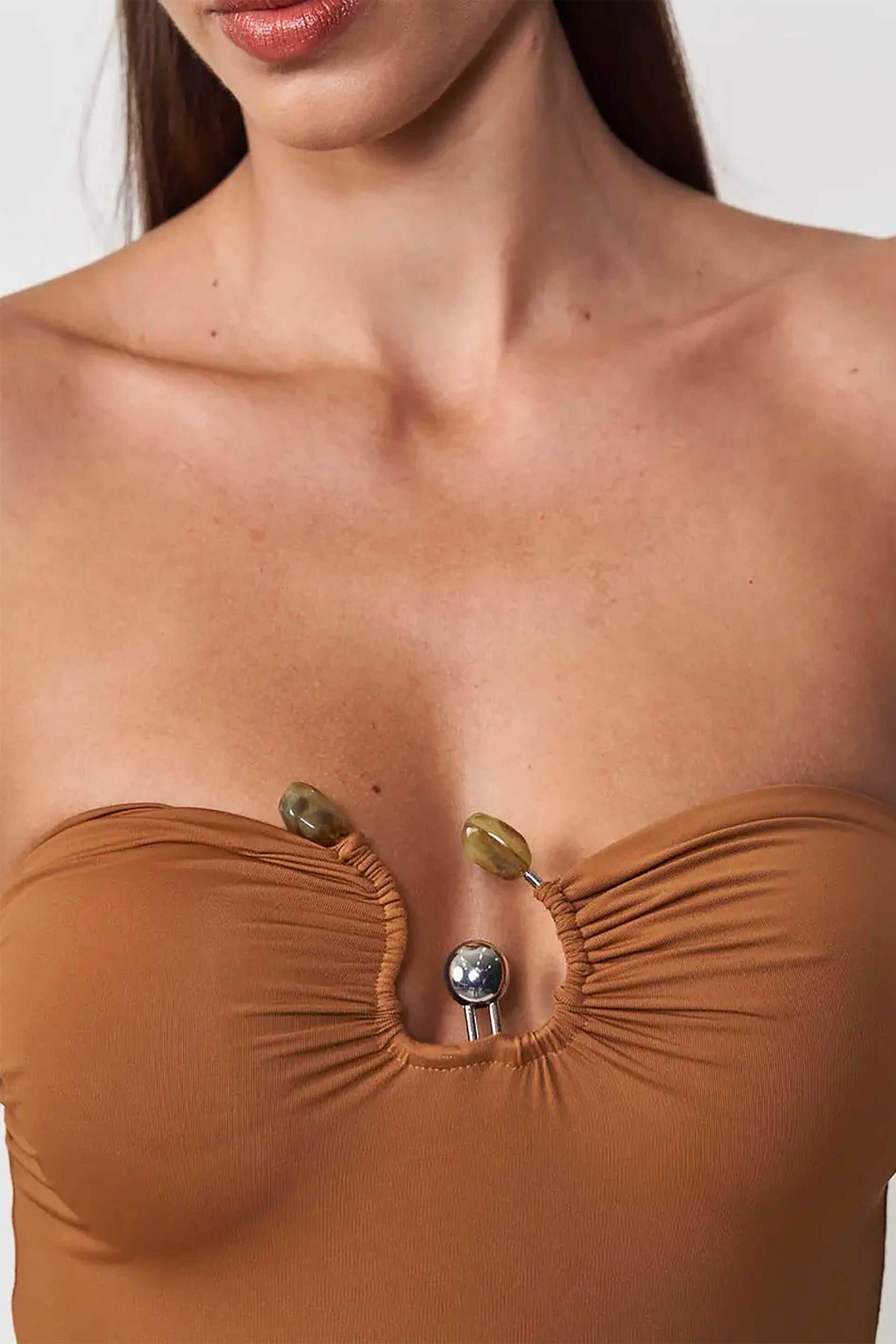 Colcci γυναικείο τοπ στράπλες με μεταλλική λεπτομέρεια - 042.01.00712 Ταμπά φωτογραφία