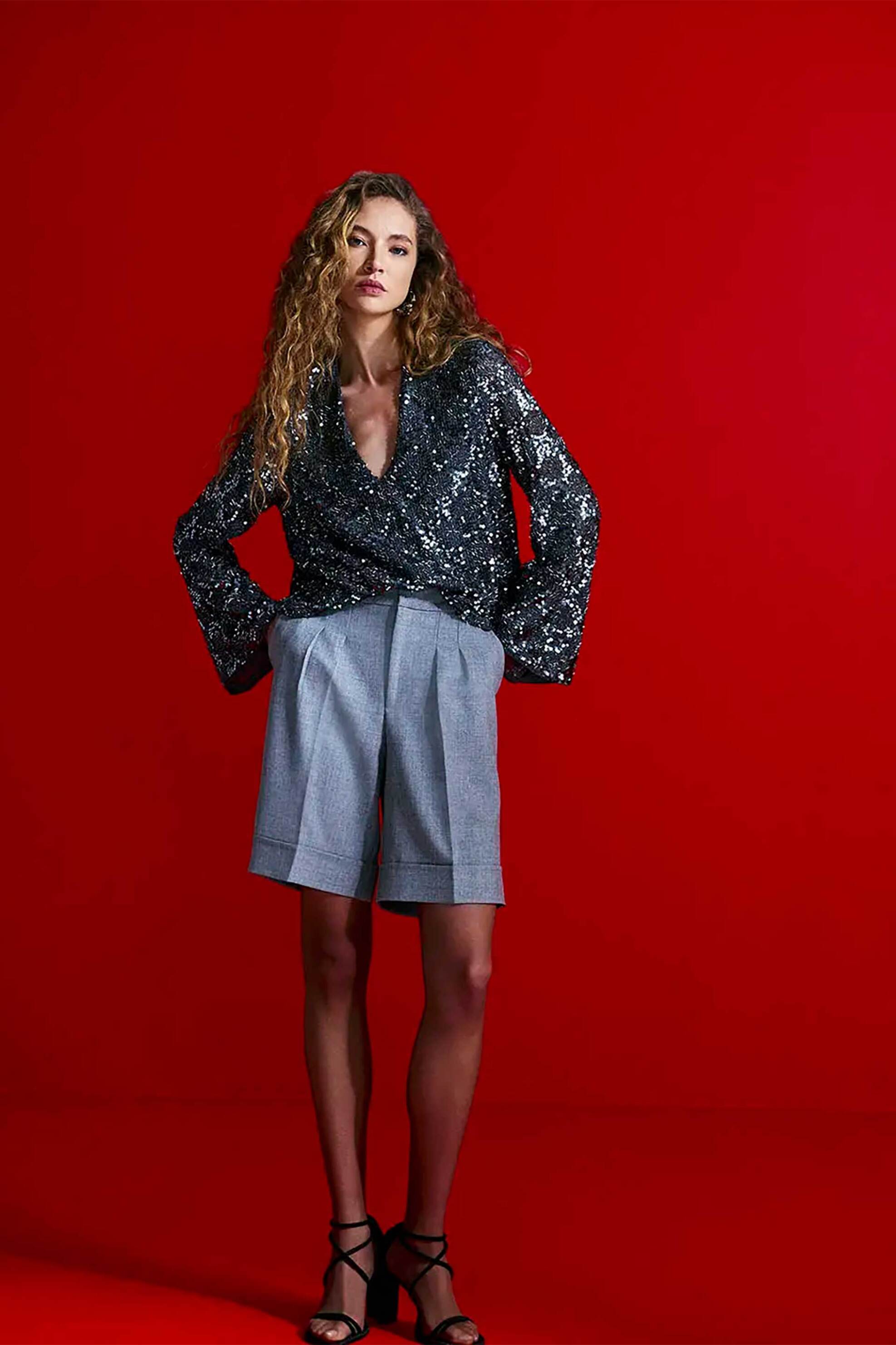 COLCCI Colcci γυναικεία μπλούζα μονόχρωμη με all-over σχέδιο με παγιέτα - 360118311 Γκρι