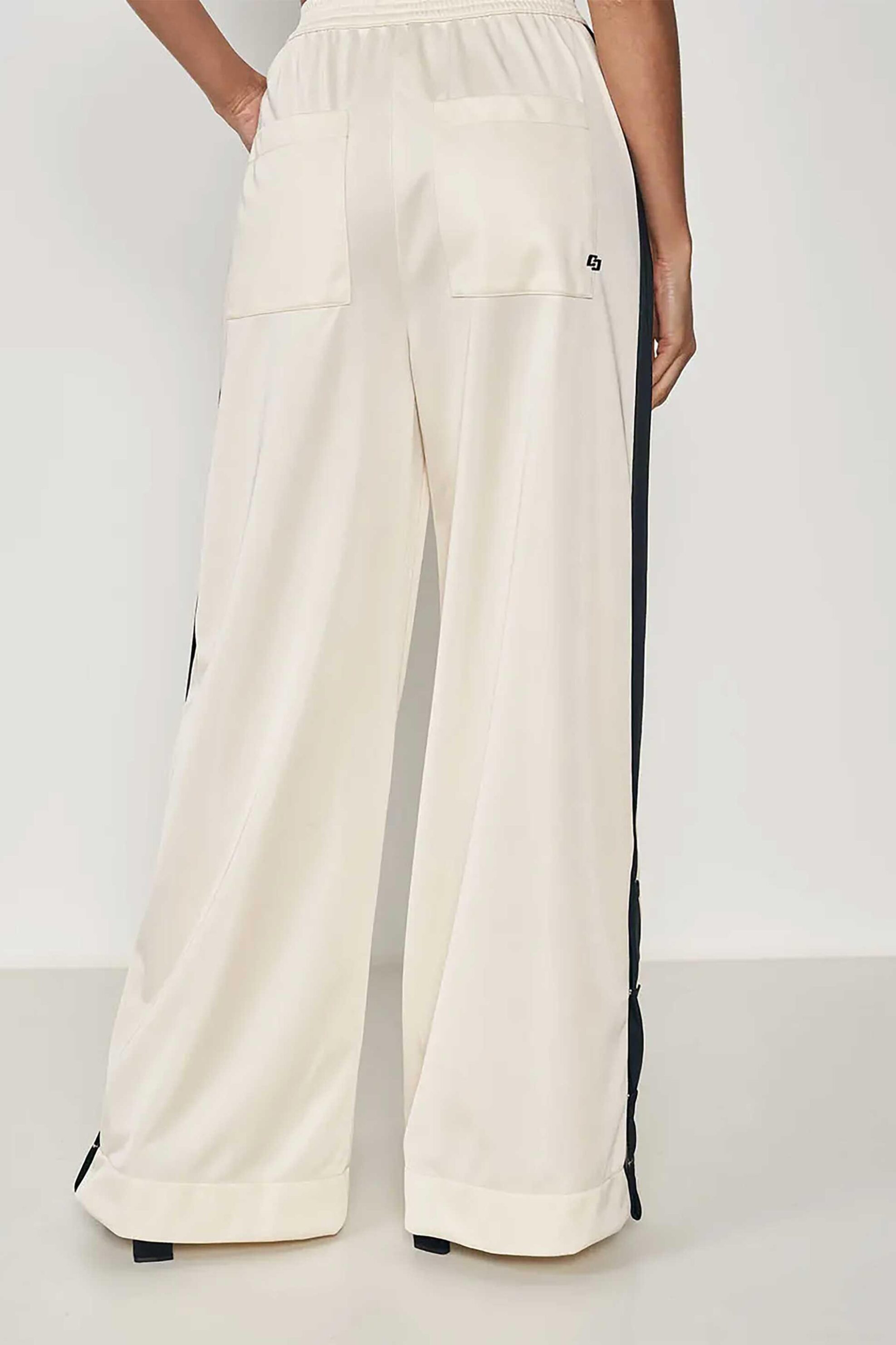 Colcci γυναικείο παντελόνι φόρμας με ελαστική μέση και contrast ρίγες "Sporty Elegance" - 20190133 Ασπρόμαυρο φωτογραφία