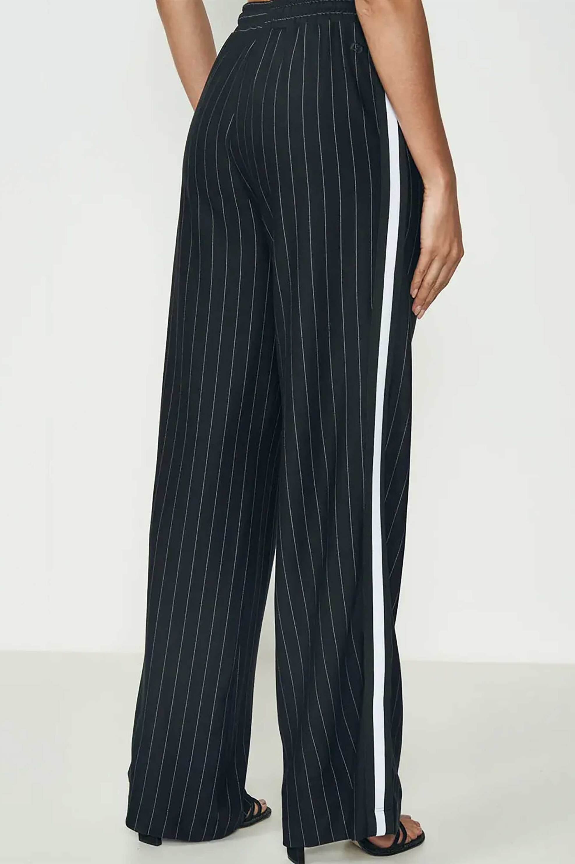 Colcci γυναικείο παντελόνι με ριγέ σχέδιο "Joana" - 20190262 Ασπρόμαυρο φωτογραφία