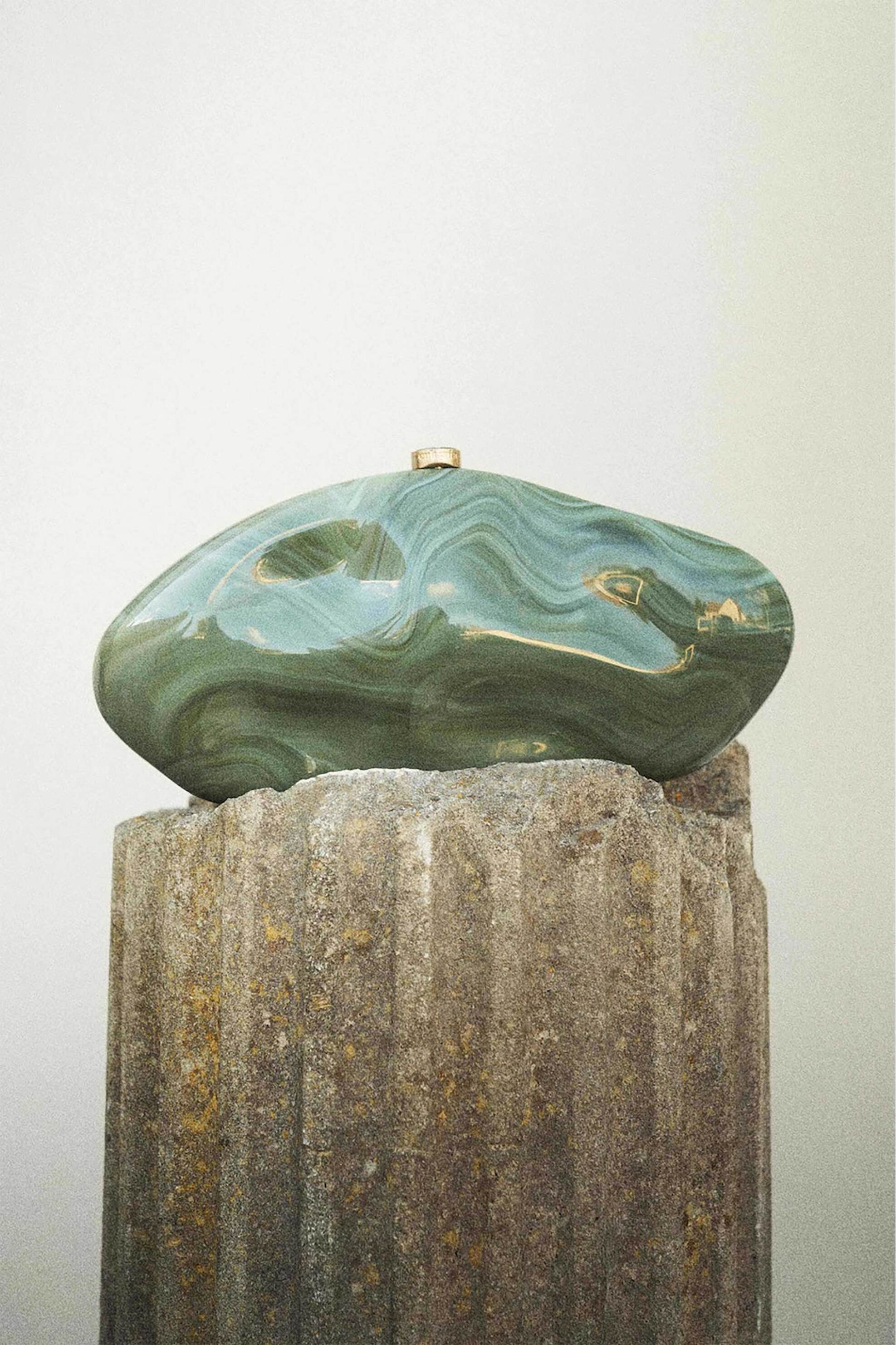 CULT GAIA Cult Gaia γυναικείο clutch με marble effect "The Caldera Clutch" - CL3054AC3233-RML Πράσινο