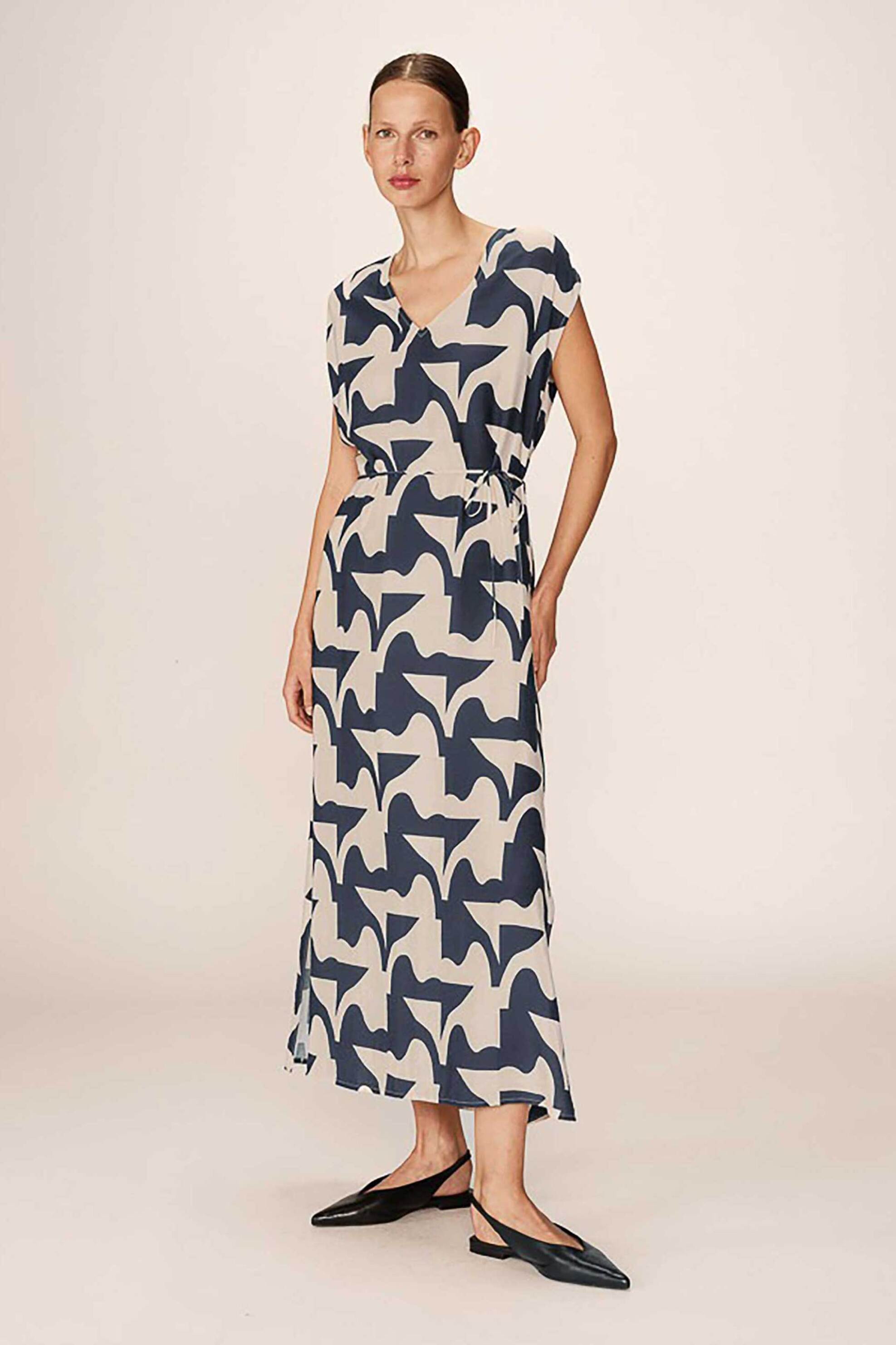 GRACE & MILA Grace & Mila γυναικείο midi φόρεμα με all-over print "Pensee" - PENSEE_13127/SS25 Μπλε