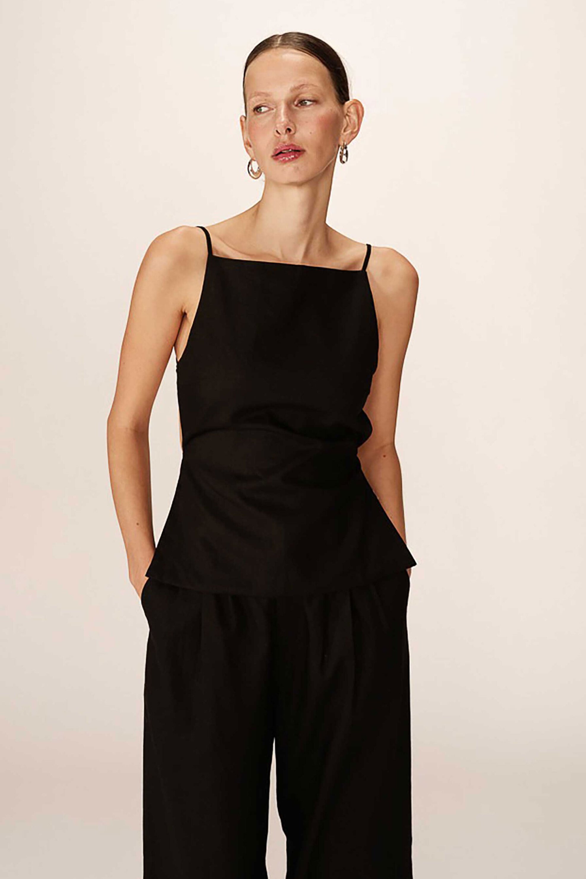 GRACE & MILA Grace & Mila γυναικείο τοπ με ανοιχτή πλάτη "Pesto" - PESTO_13011/SS25 Μαύρο