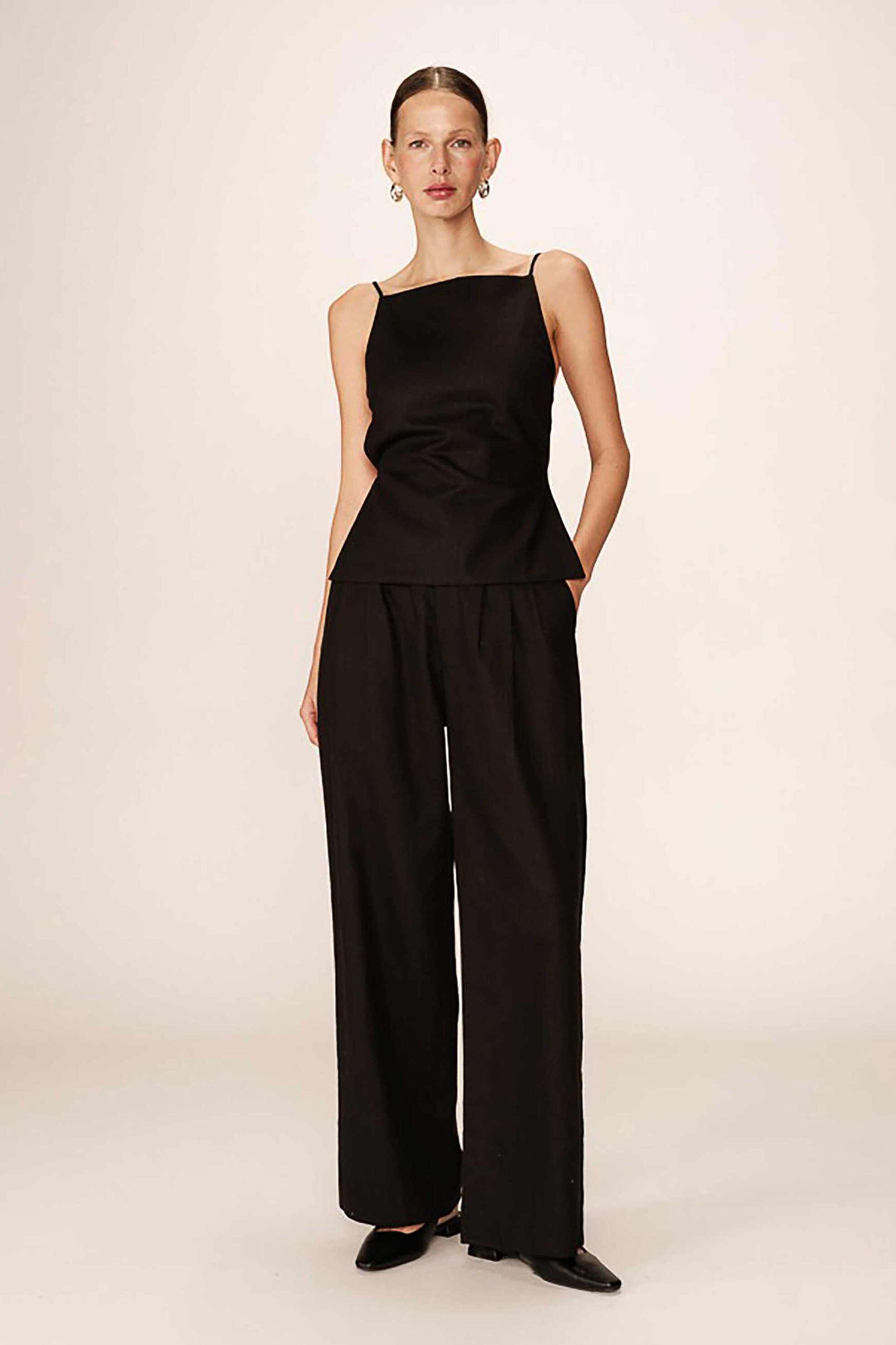 Grace & Mila γυναικείο τοπ με ανοιχτή πλάτη "Pesto" - PESTO_13011/SS25 Μαύρο φωτογραφία