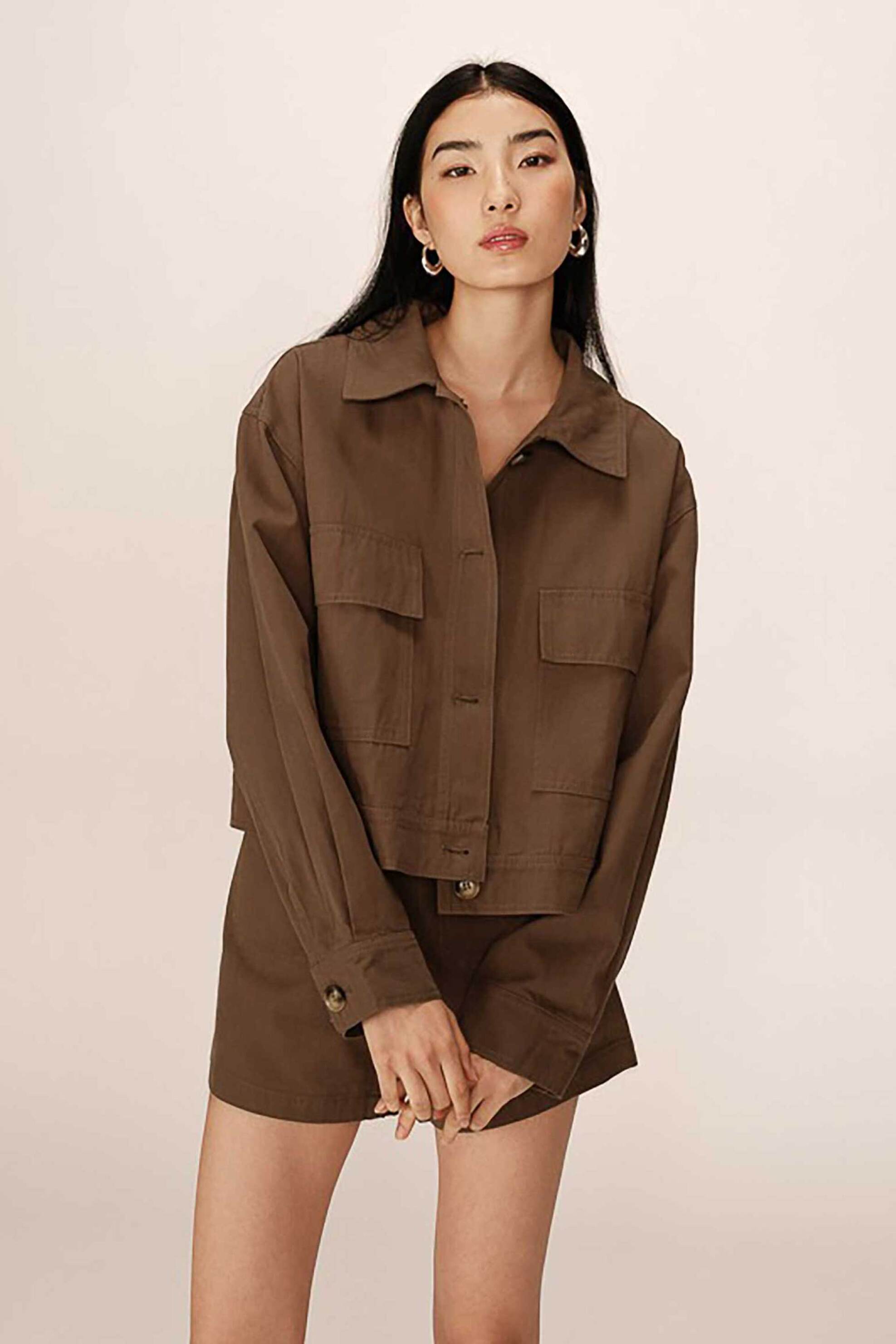 Grace & Mila γυναικείο crop jacket "Polette" - POLETTE_12941/SS25 Χακί φωτογραφία